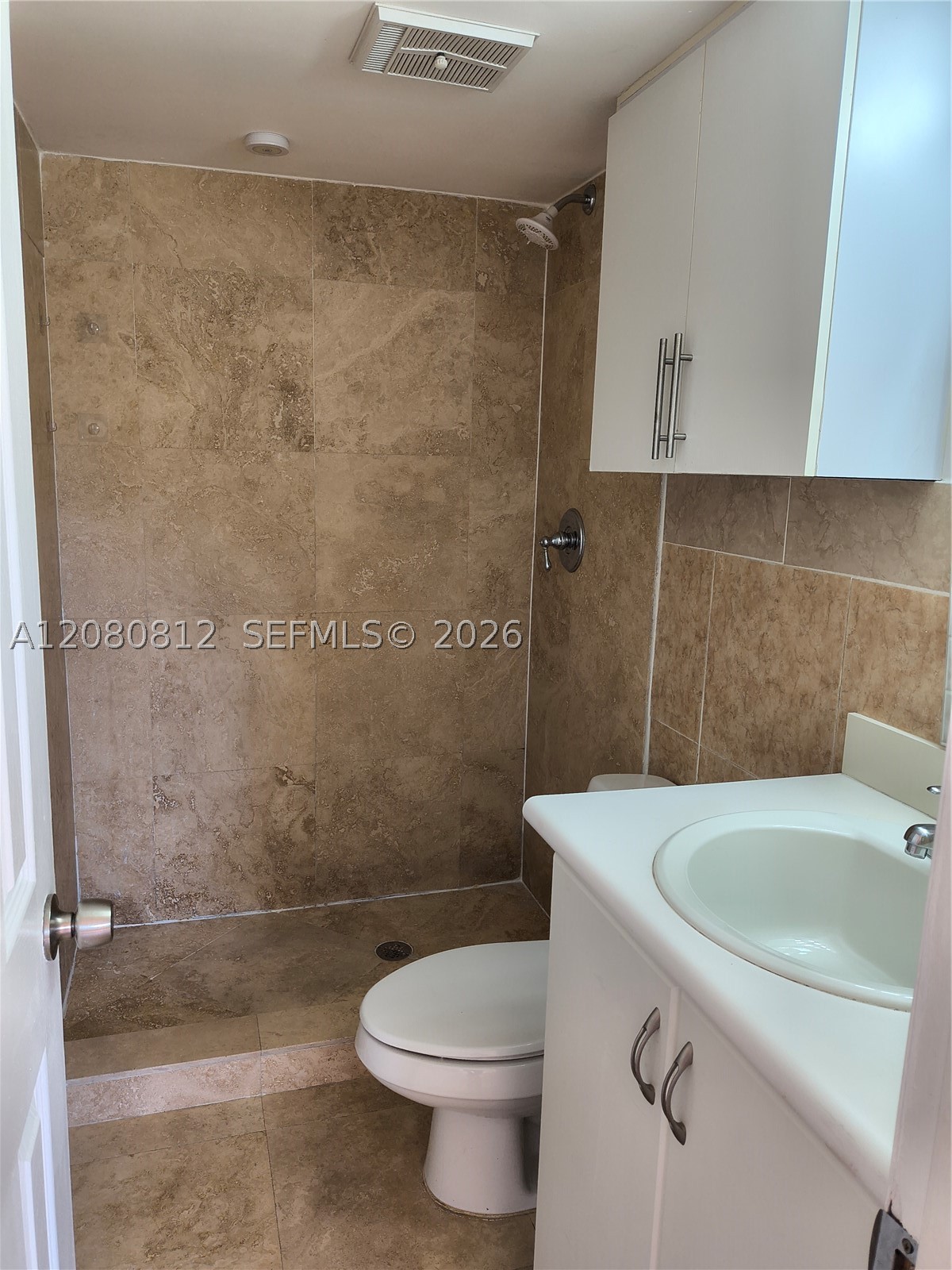 1740 Nw N River Dr 120 Property Photo 7