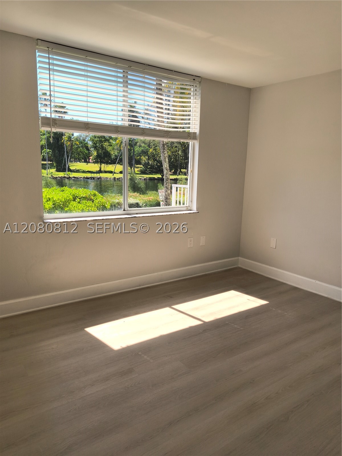 1740 Nw N River Dr 120 Property Photo 8