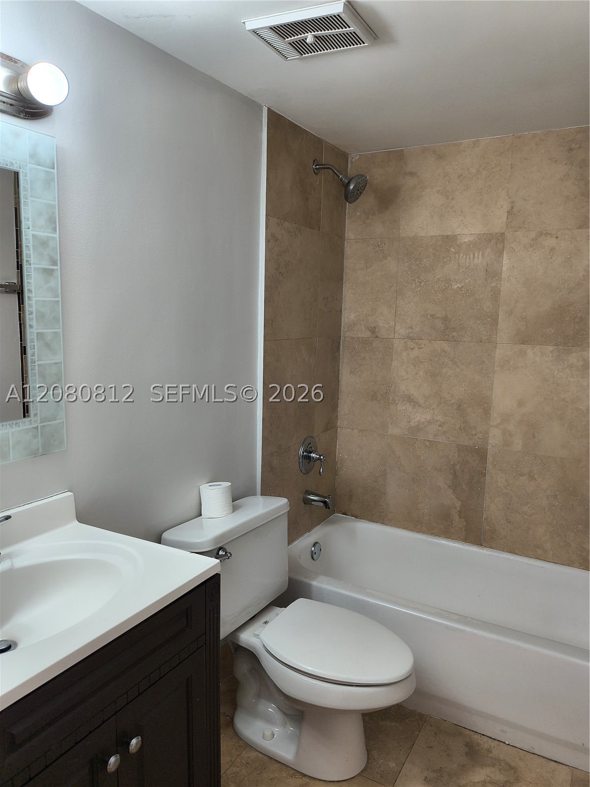 1740 Nw N River Dr 120 Property Photo 9