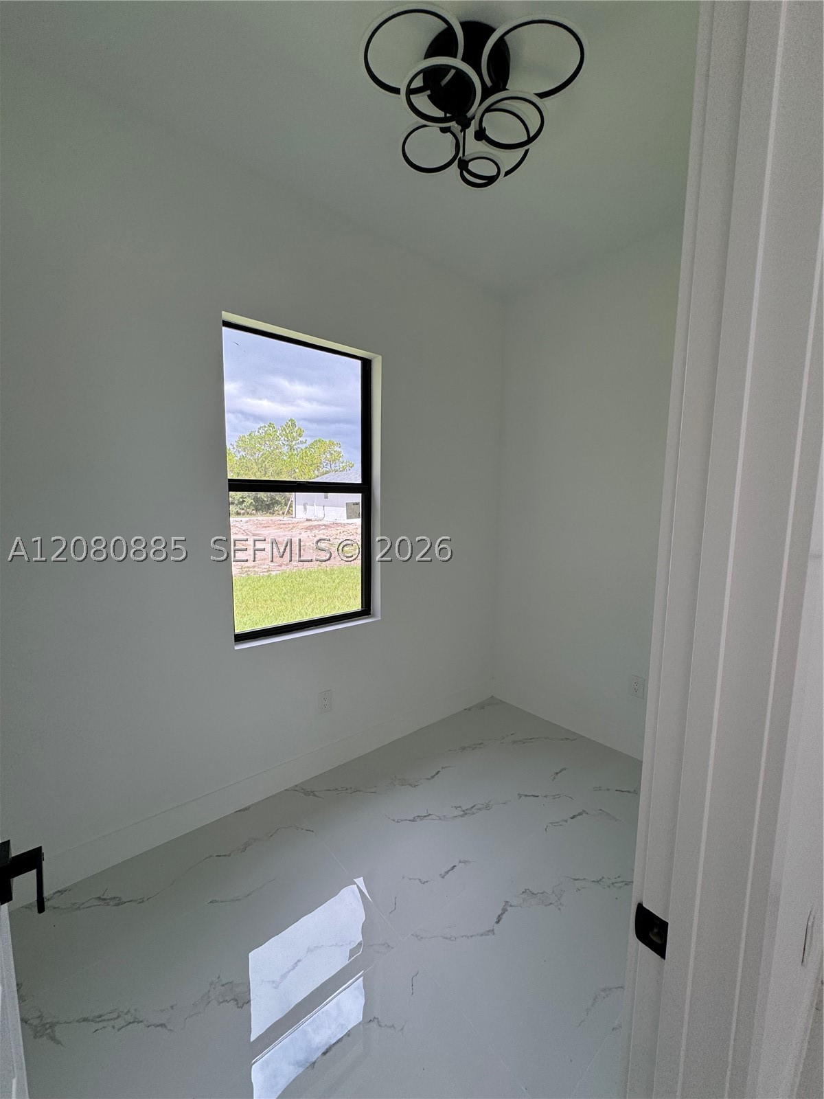 842 Nina Ave Property Photo 14