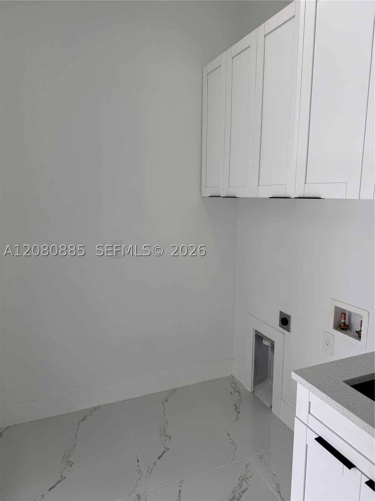 842 Nina Ave Property Photo 22