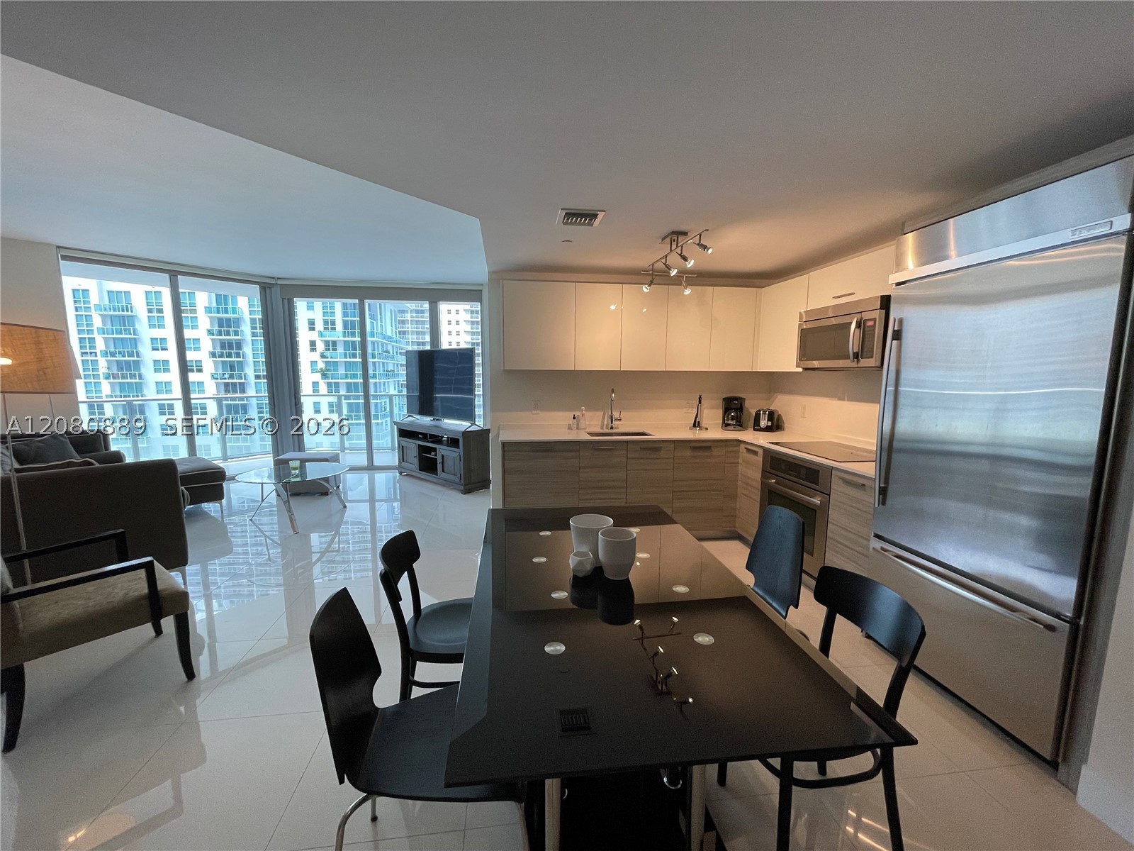 1300 Brickell Bay Dr 2010 Property Photo 3