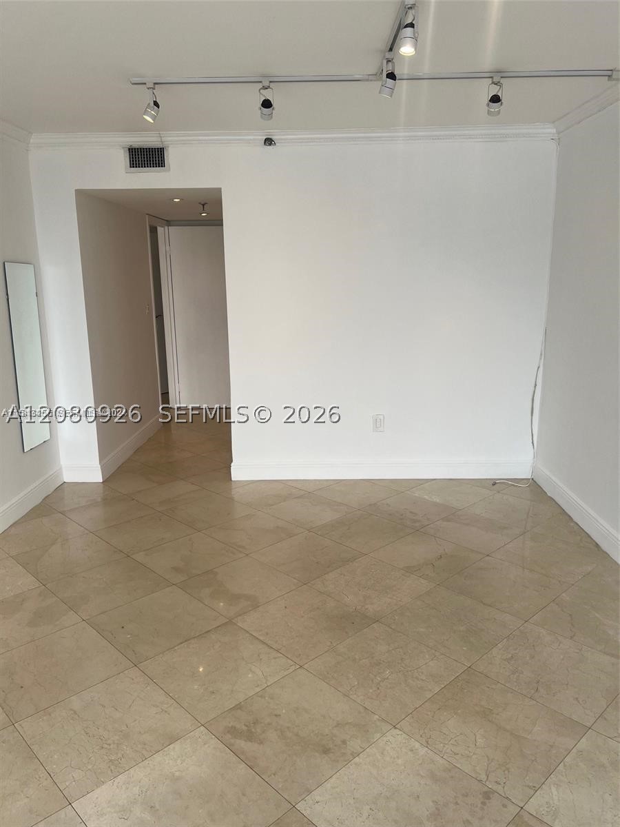 555 Ne 15th St 11j Property Photo 14
