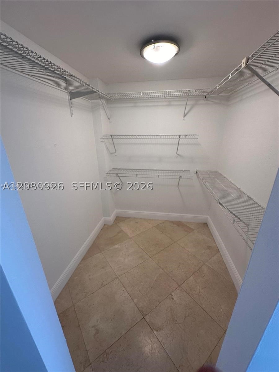 555 Ne 15th St 11j Property Photo 16