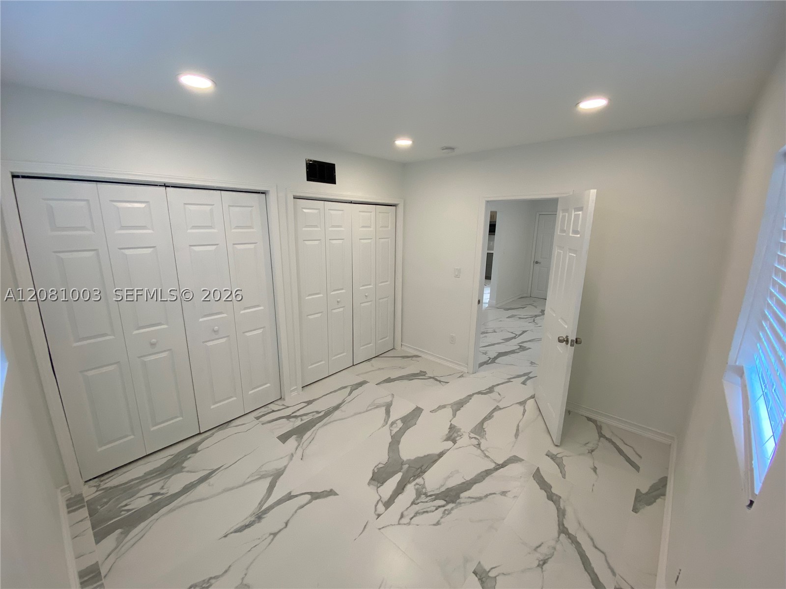 6367 Sw 24th St Property Photo 6