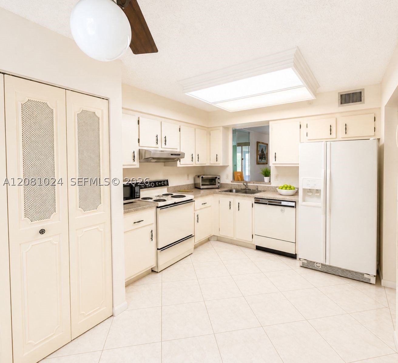 14575 Bonaire Blvd 204 Property Photo 4