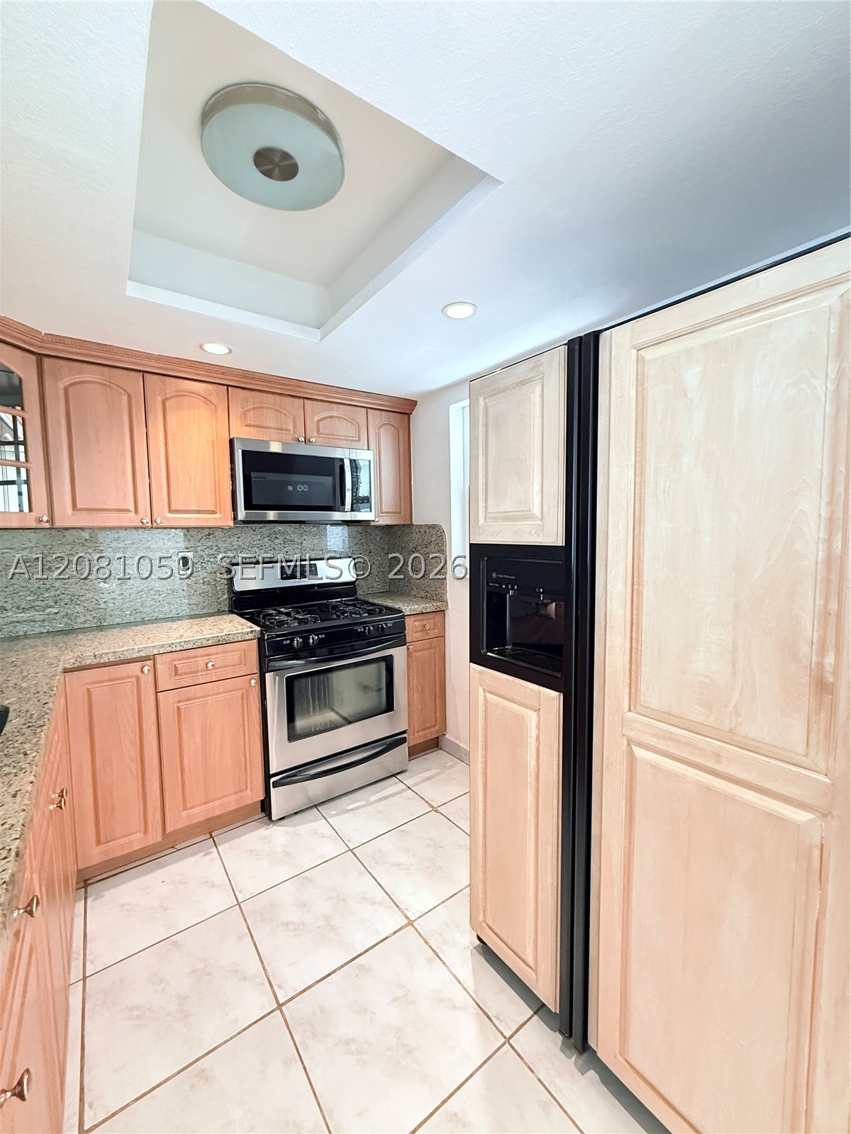 720 Collins Ave 204 Property Photo 7
