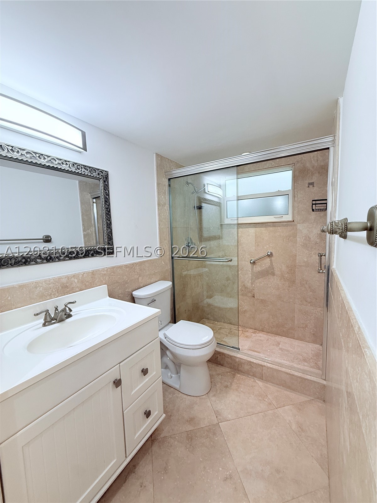 720 Collins Ave 204 Property Photo 10