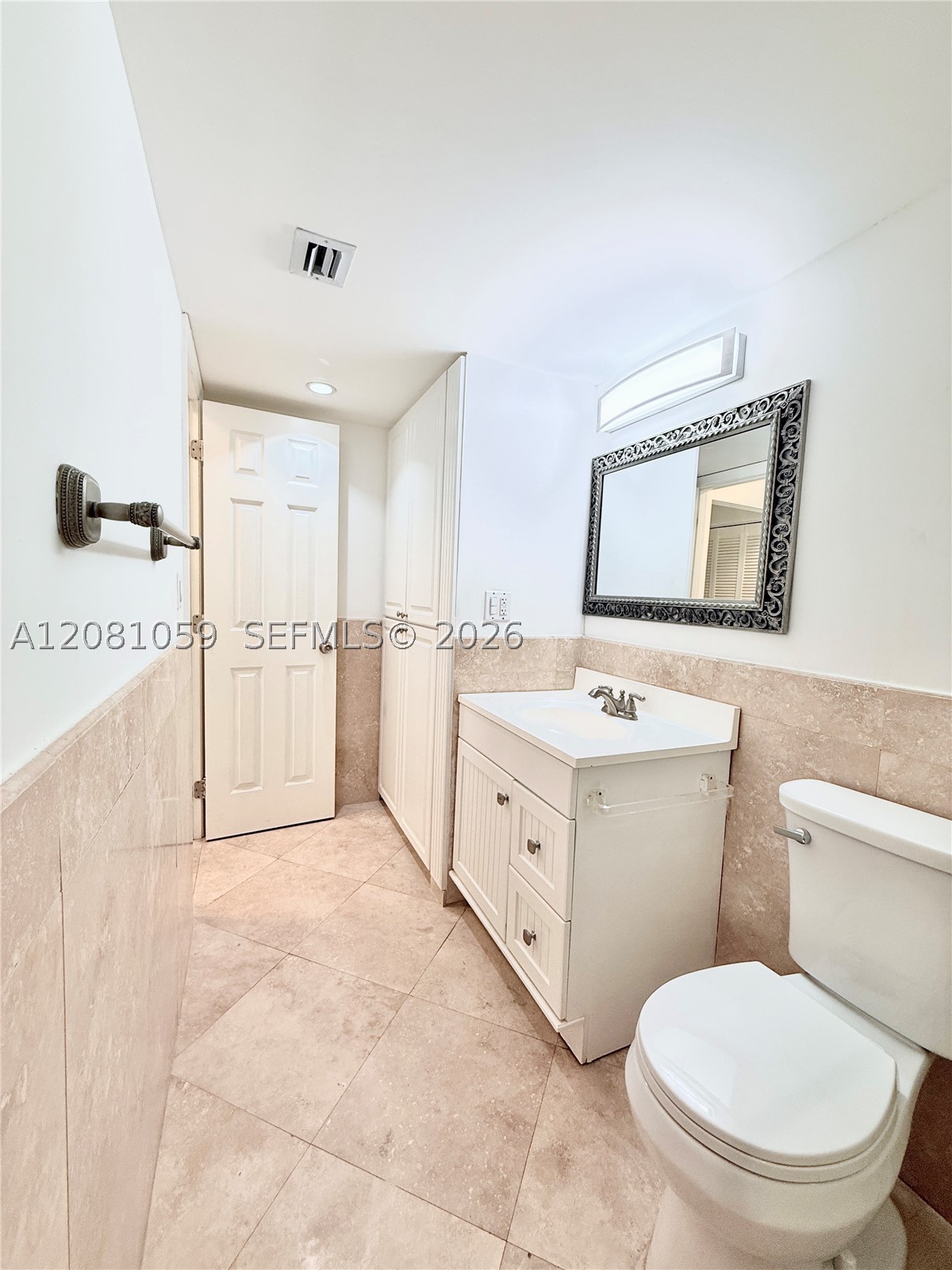 720 Collins Ave 204 Property Photo 11