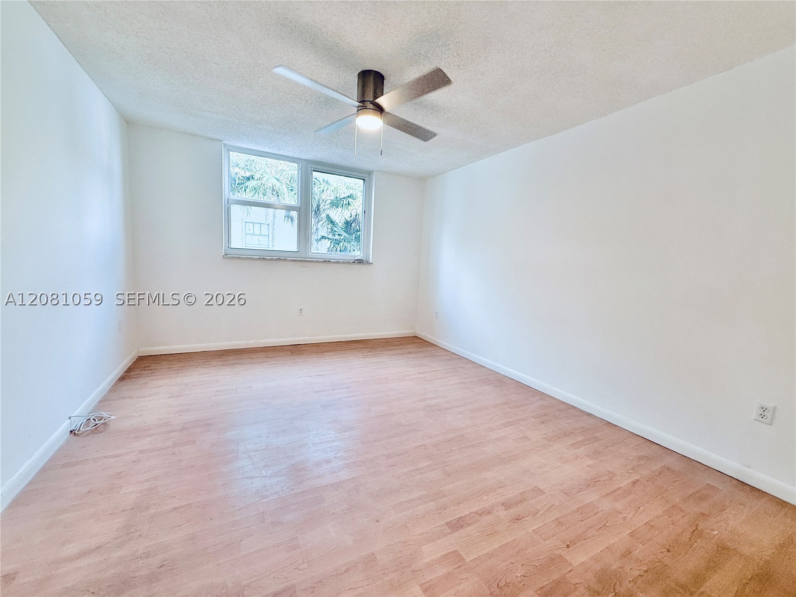 720 Collins Ave 204 Property Photo 12