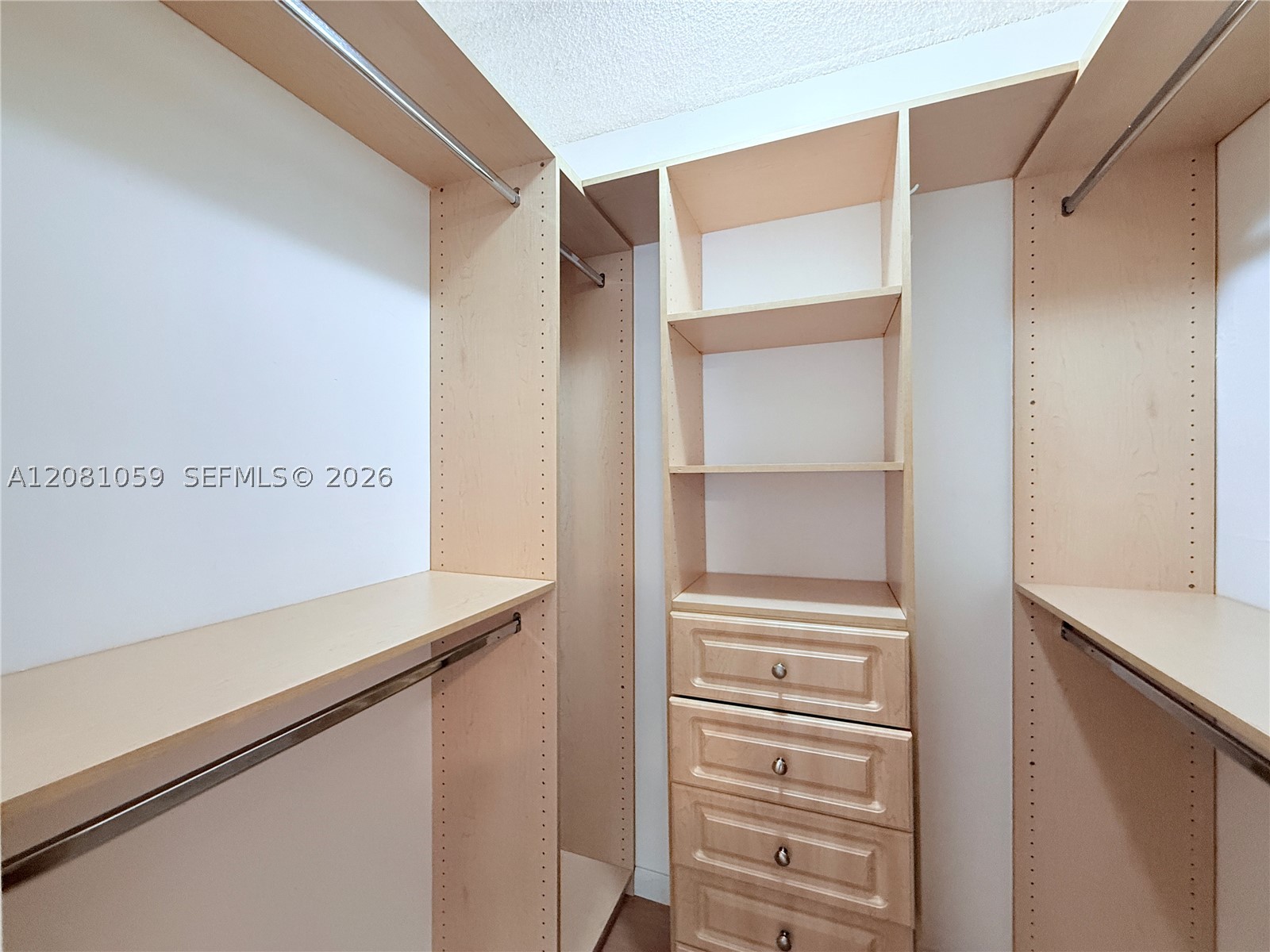 720 Collins Ave 204 Property Photo 14