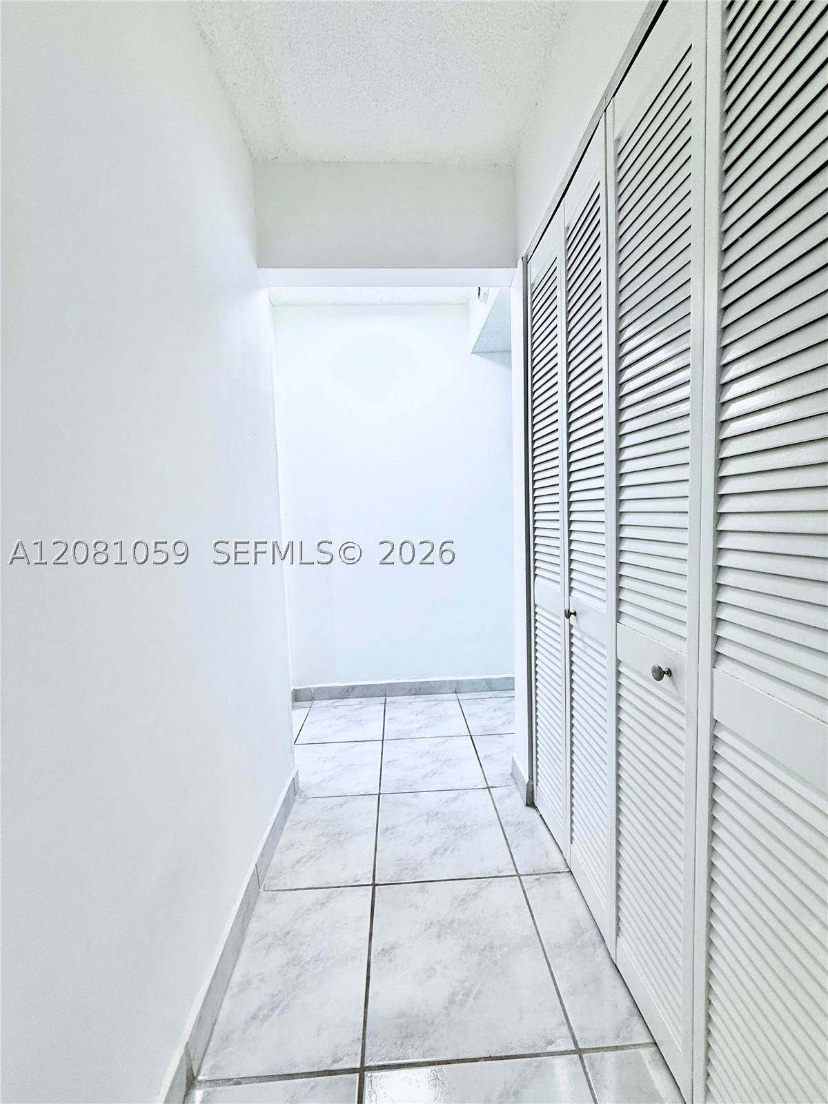 720 Collins Ave 204 Property Photo 16