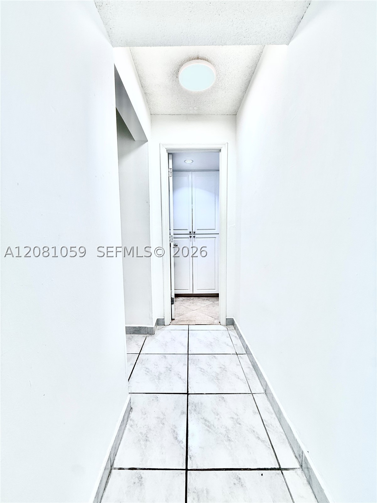720 Collins Ave 204 Property Photo 17