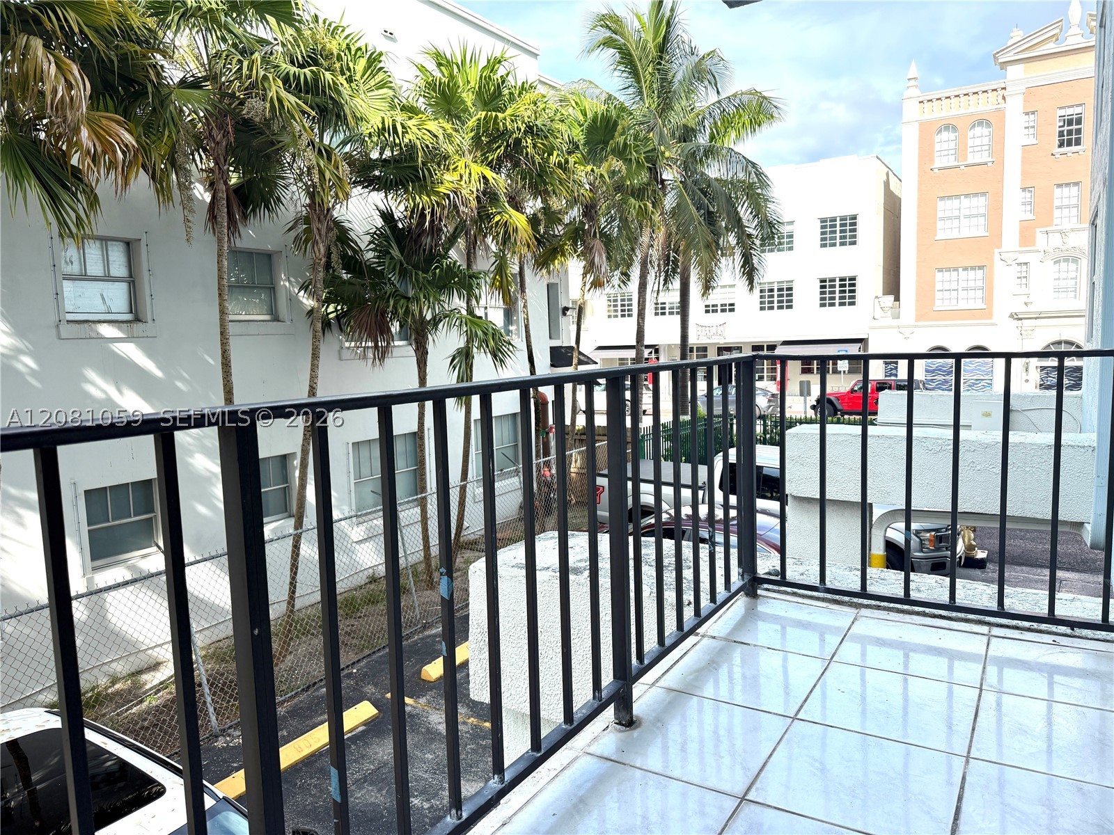 720 Collins Ave 204 Property Photo 18