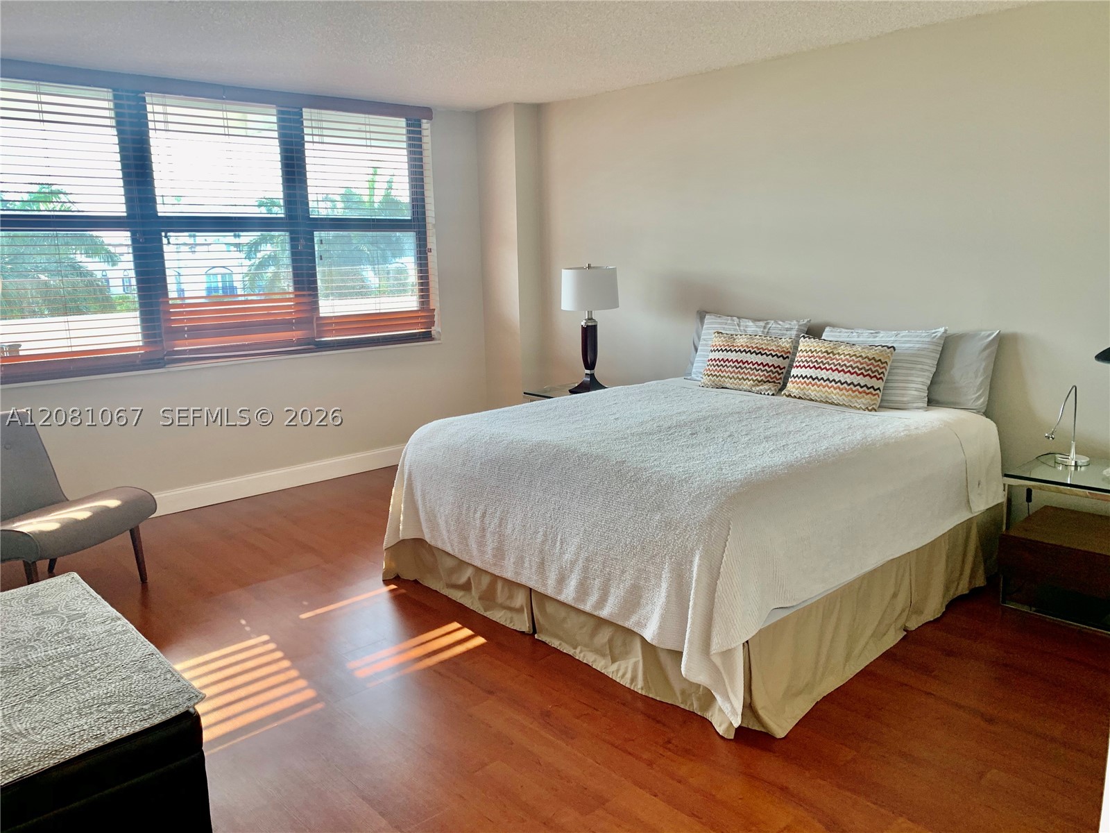 10101 E Bay Harbor Dr 401 Property Photo 10
