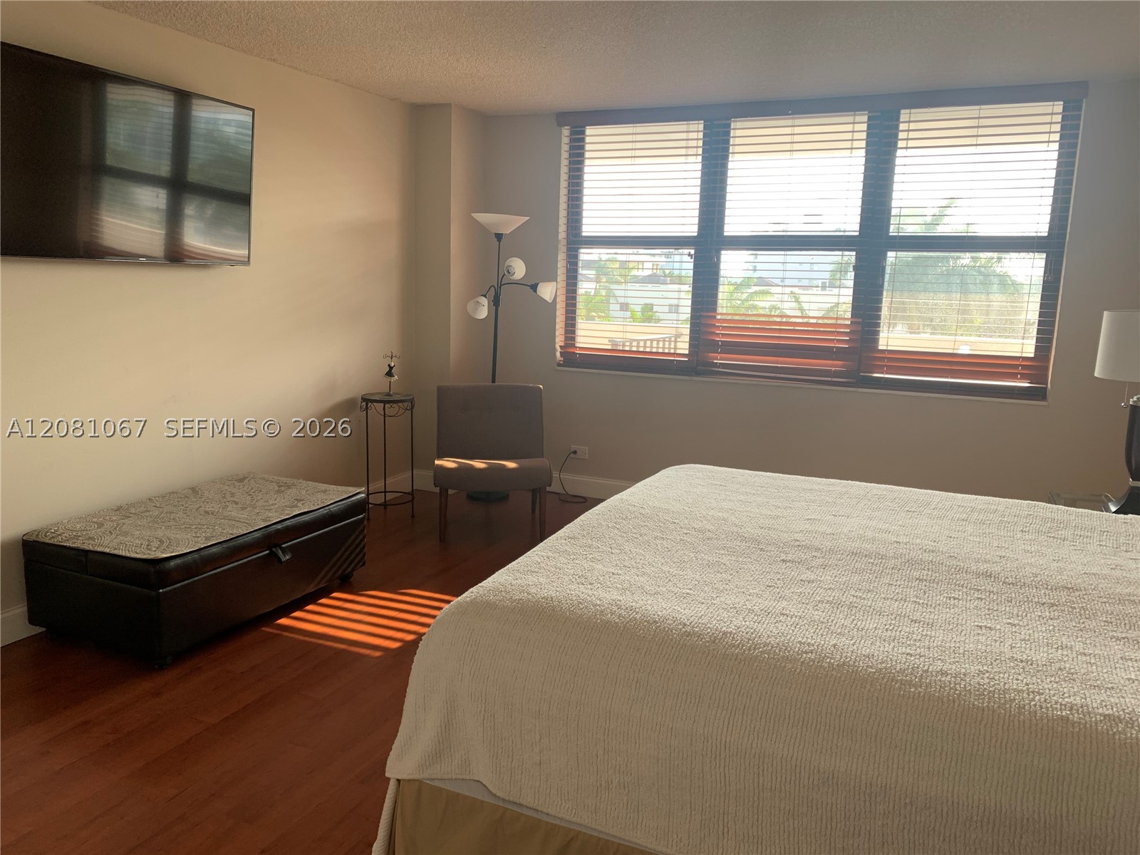 10101 E Bay Harbor Dr 401 Property Photo 11