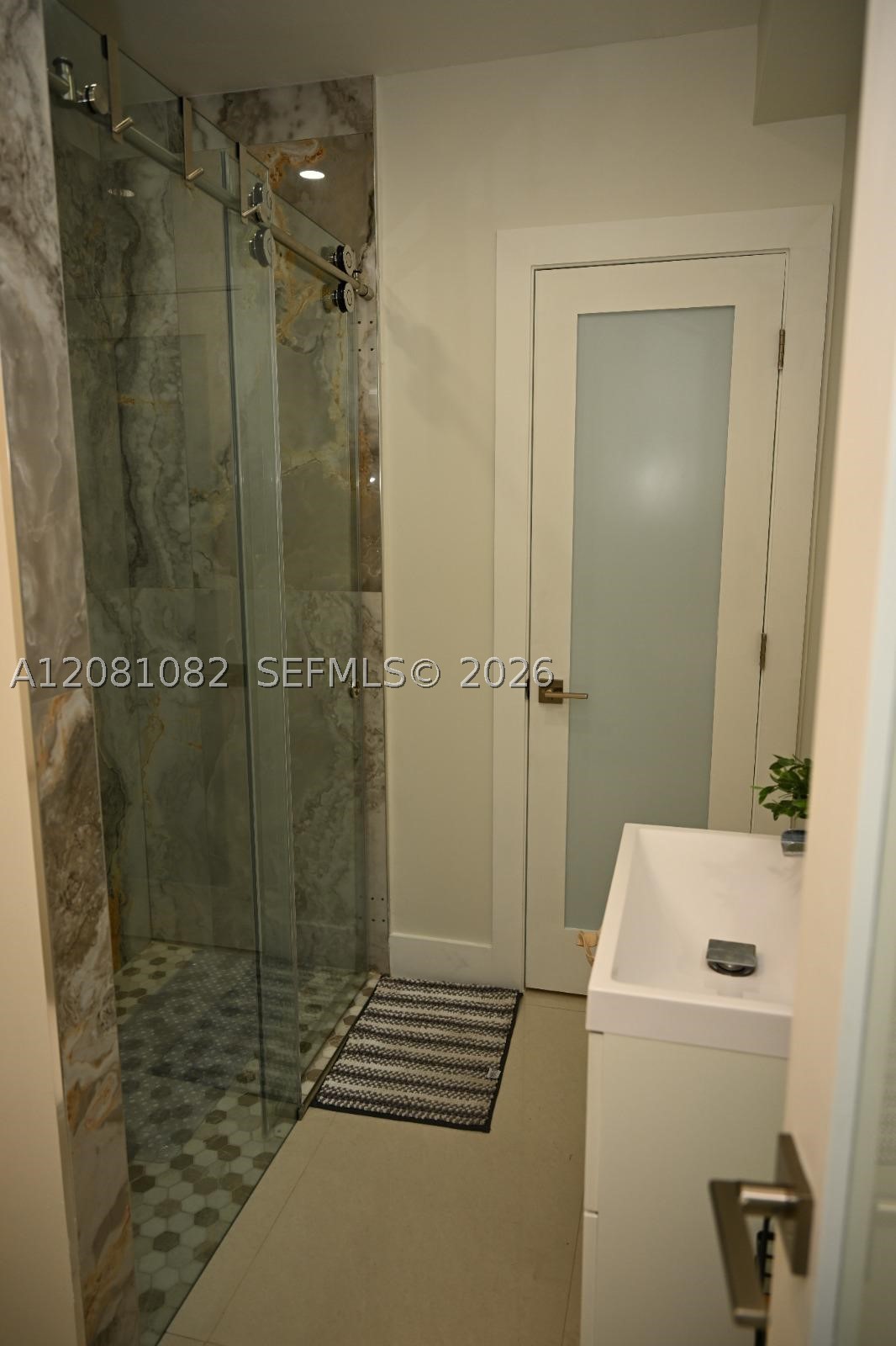 850 W 51st Pl Property Photo 10