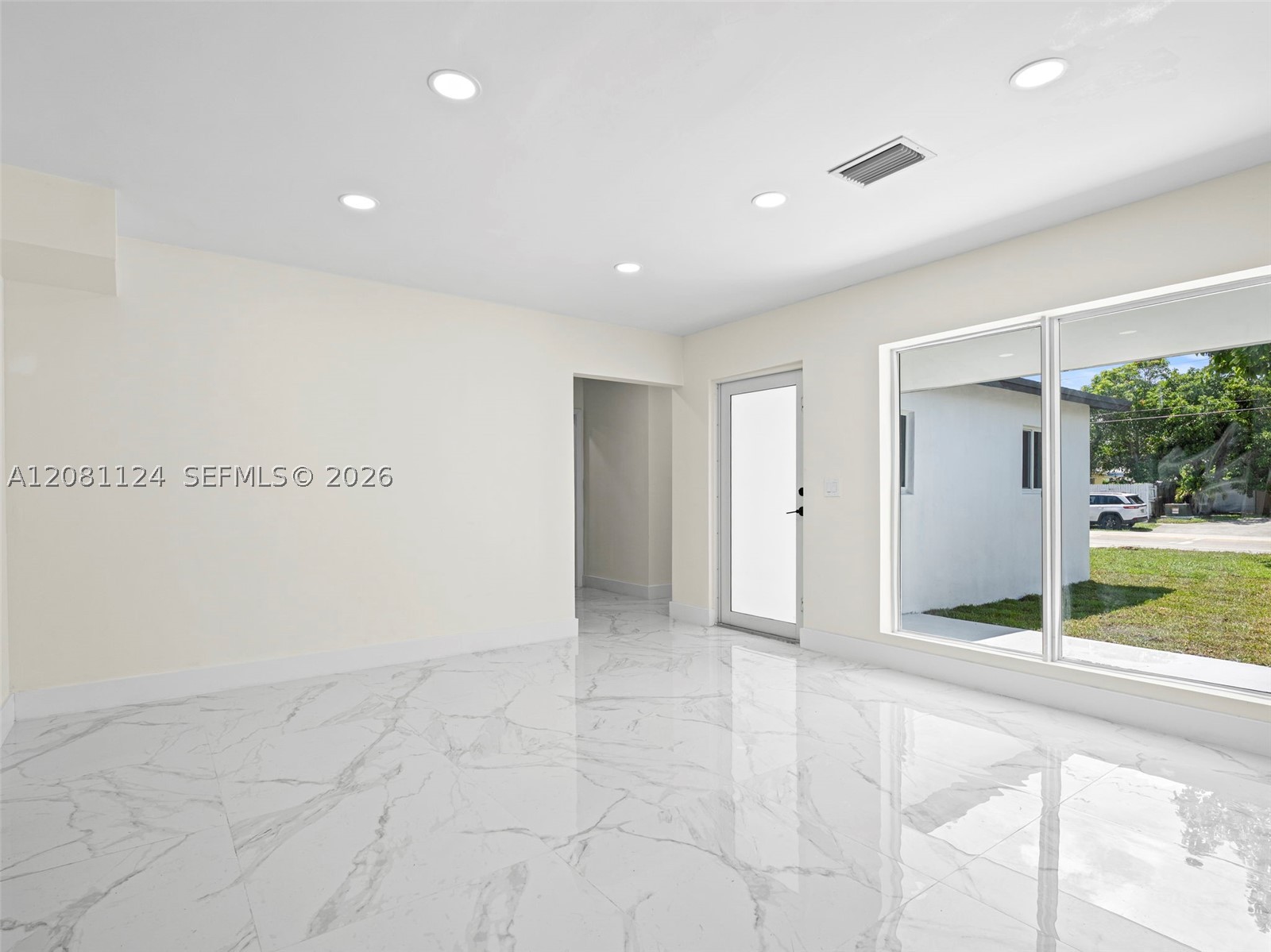 3651 Sw 40th Ave Property Photo 5