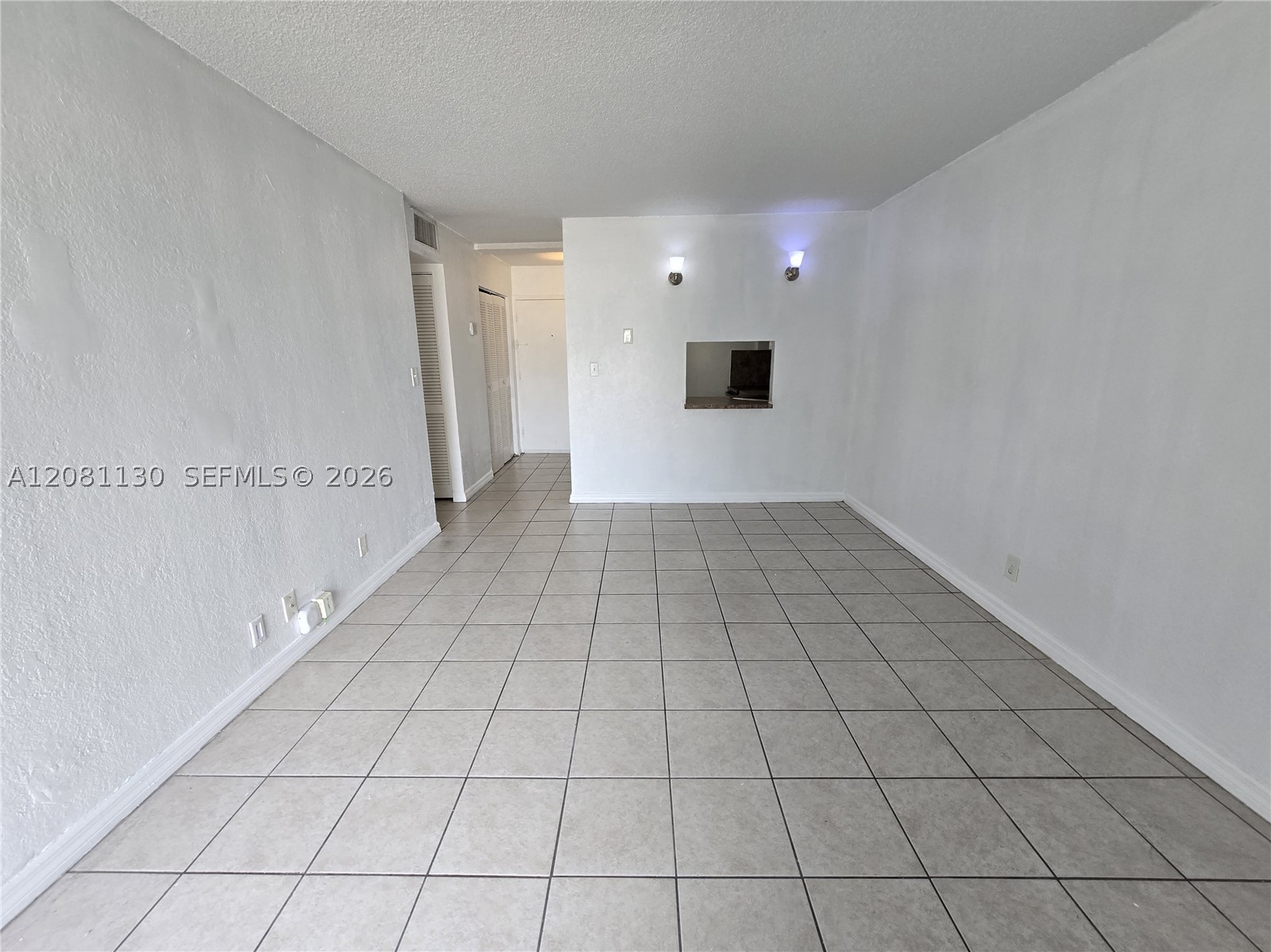 4550 Nw 9th St 310e Property Photo 2
