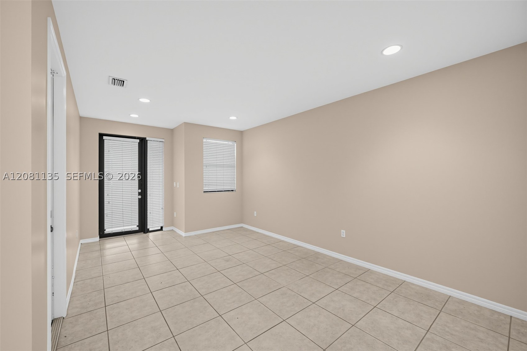 627 Ne 35th Ave Property Photo 5