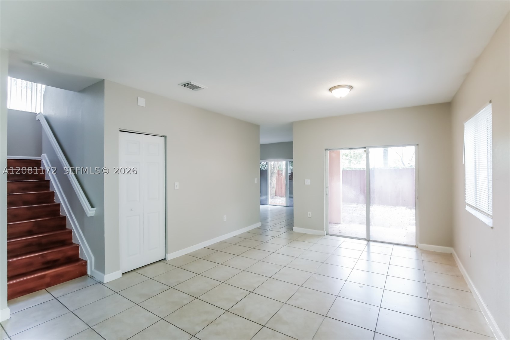 3432 Ne 3rd Dr Property Photo 5