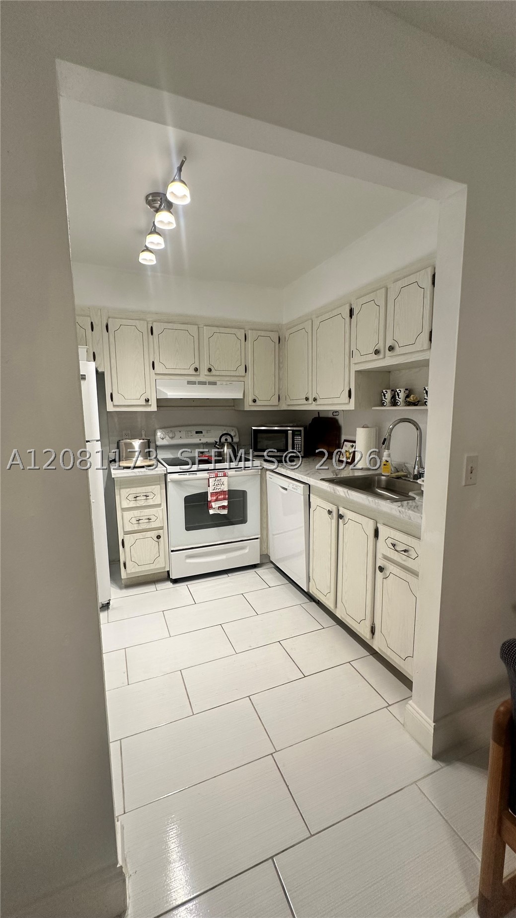 227 Tuscany D 227 Property Photo 15