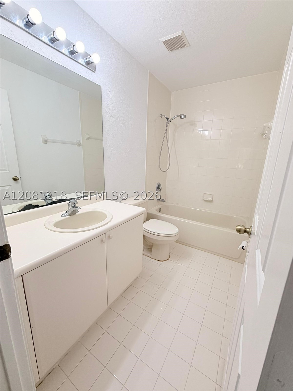 2628 Se 14th Ave 308 Property Photo 19