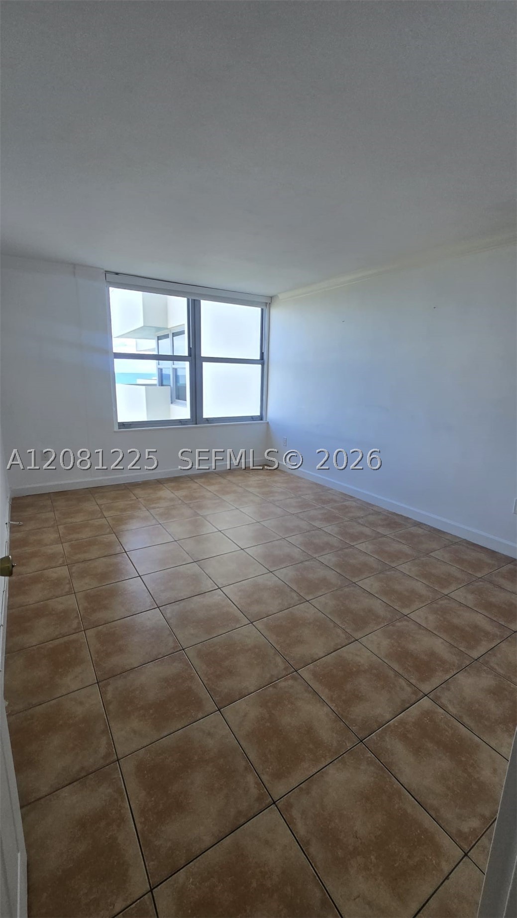 2899 Collins Ave 1005 Property Photo 2