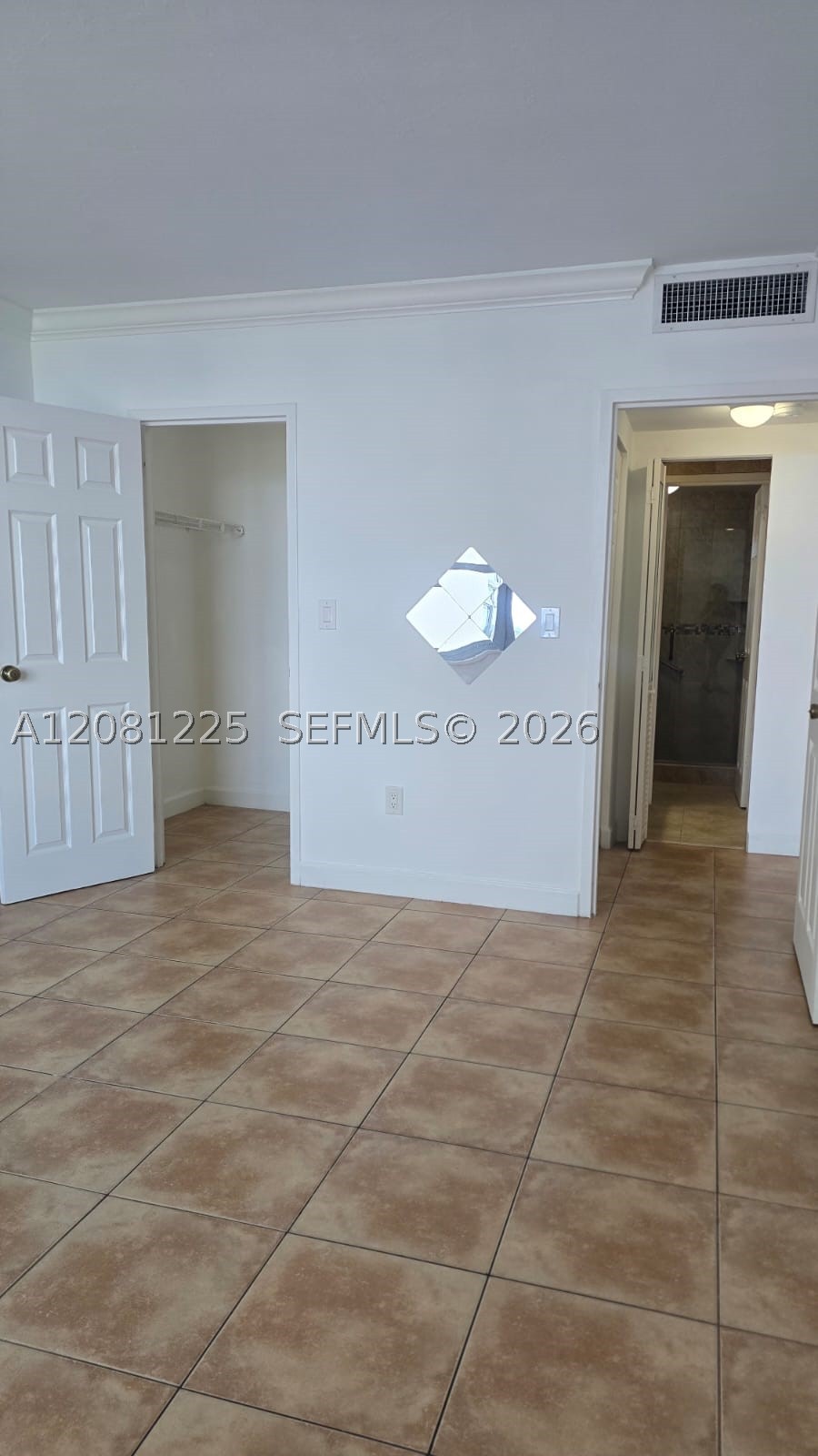 2899 Collins Ave 1005 Property Photo 5