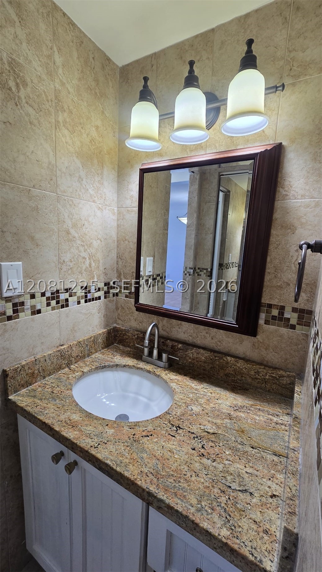 2899 Collins Ave 1005 Property Photo 7