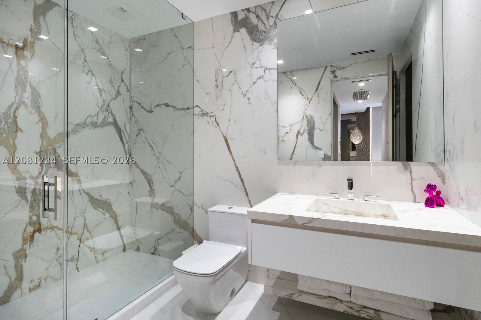 100 S Pointe Dr 2409 Property Photo 15