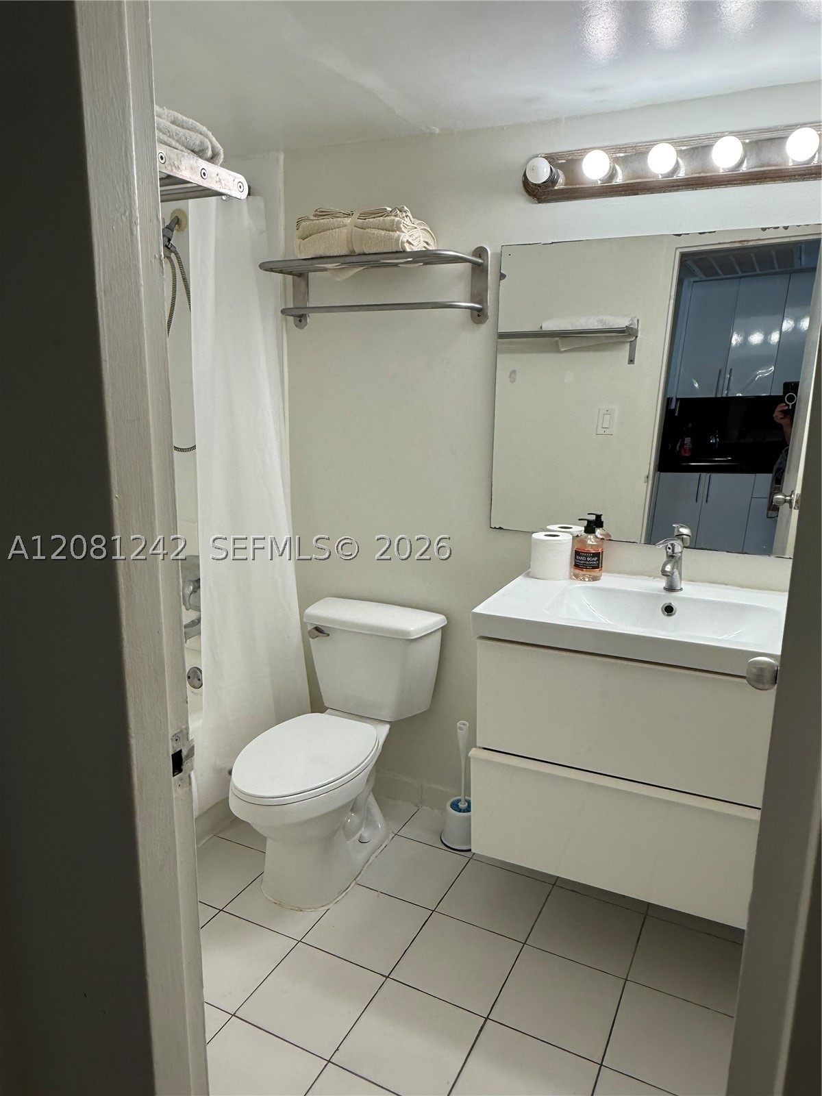 19201 Collins Ave 717 Property Photo 9