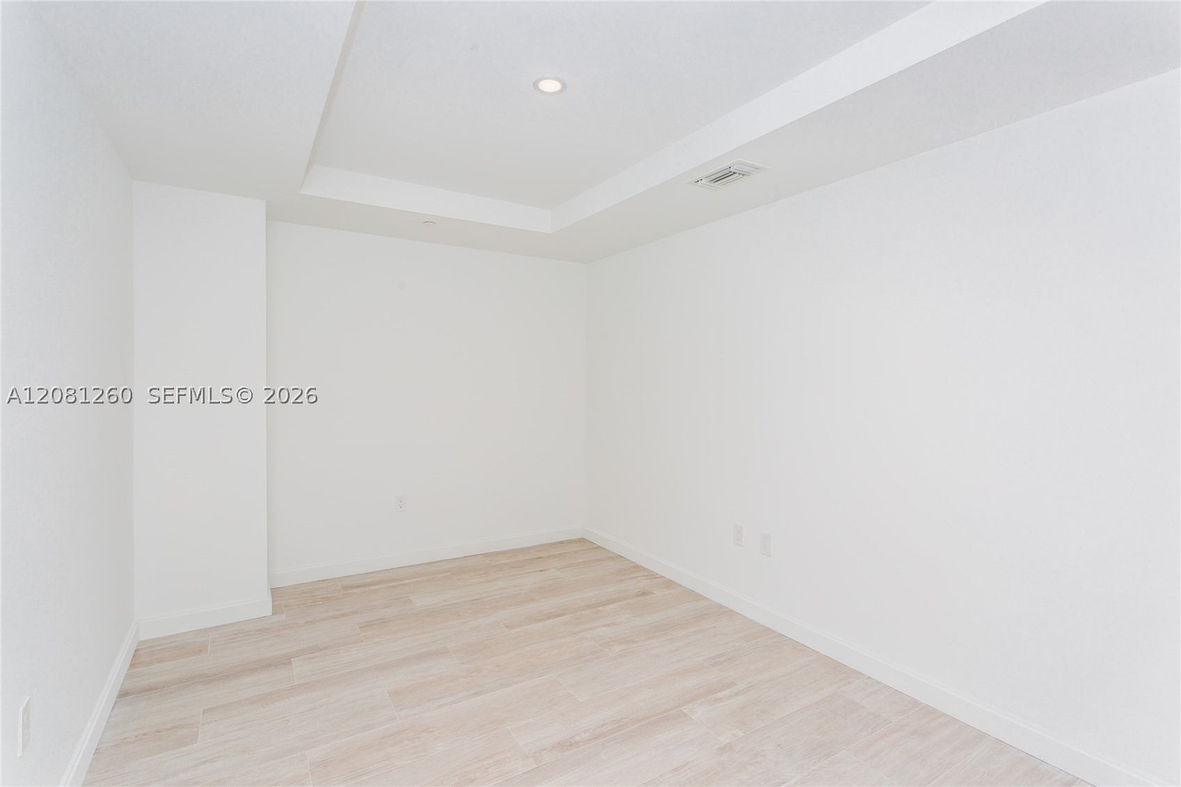 45 Sw 9th St 3204 Property Photo 3