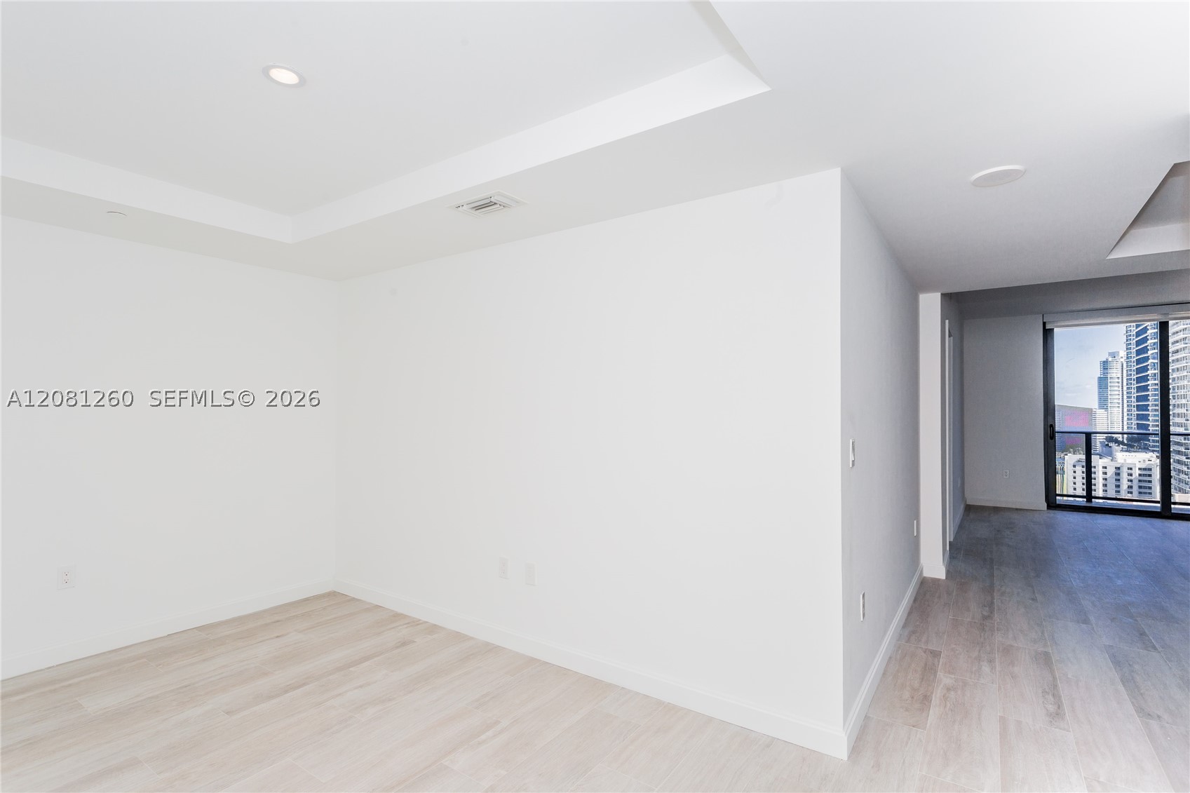 45 Sw 9th St 3204 Property Photo 4