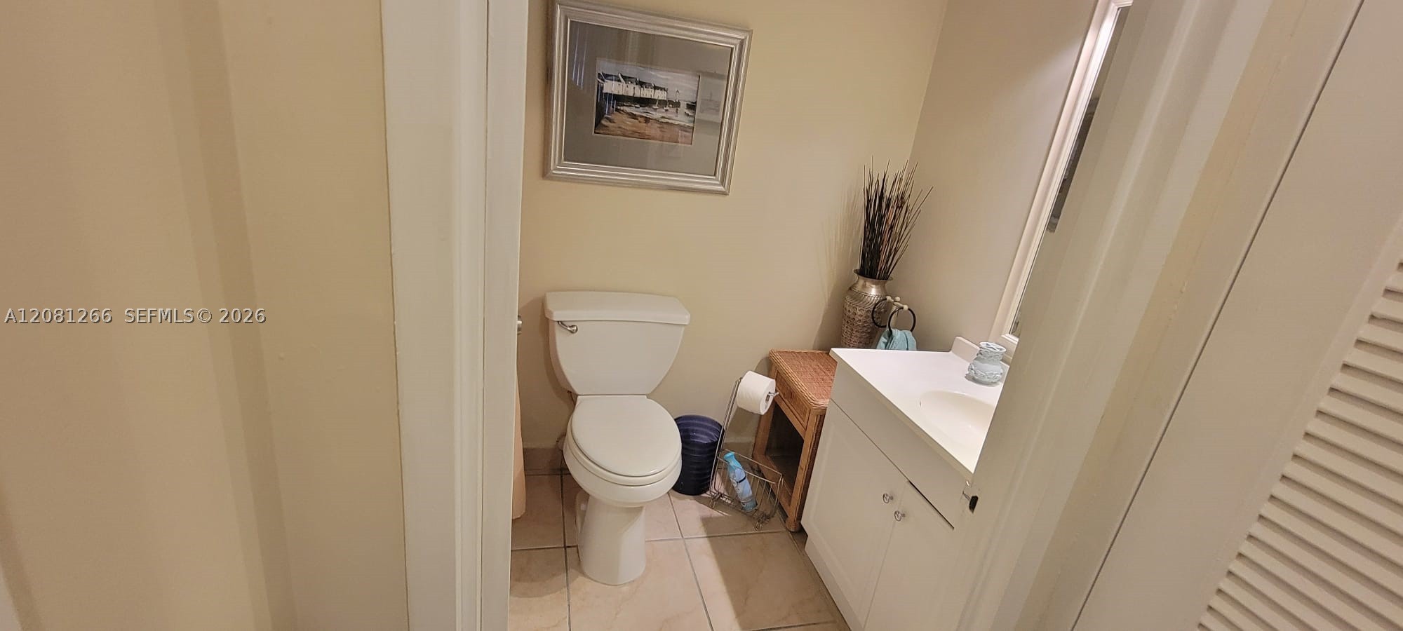 3725 S Ocean Dr 323 Property Photo 5