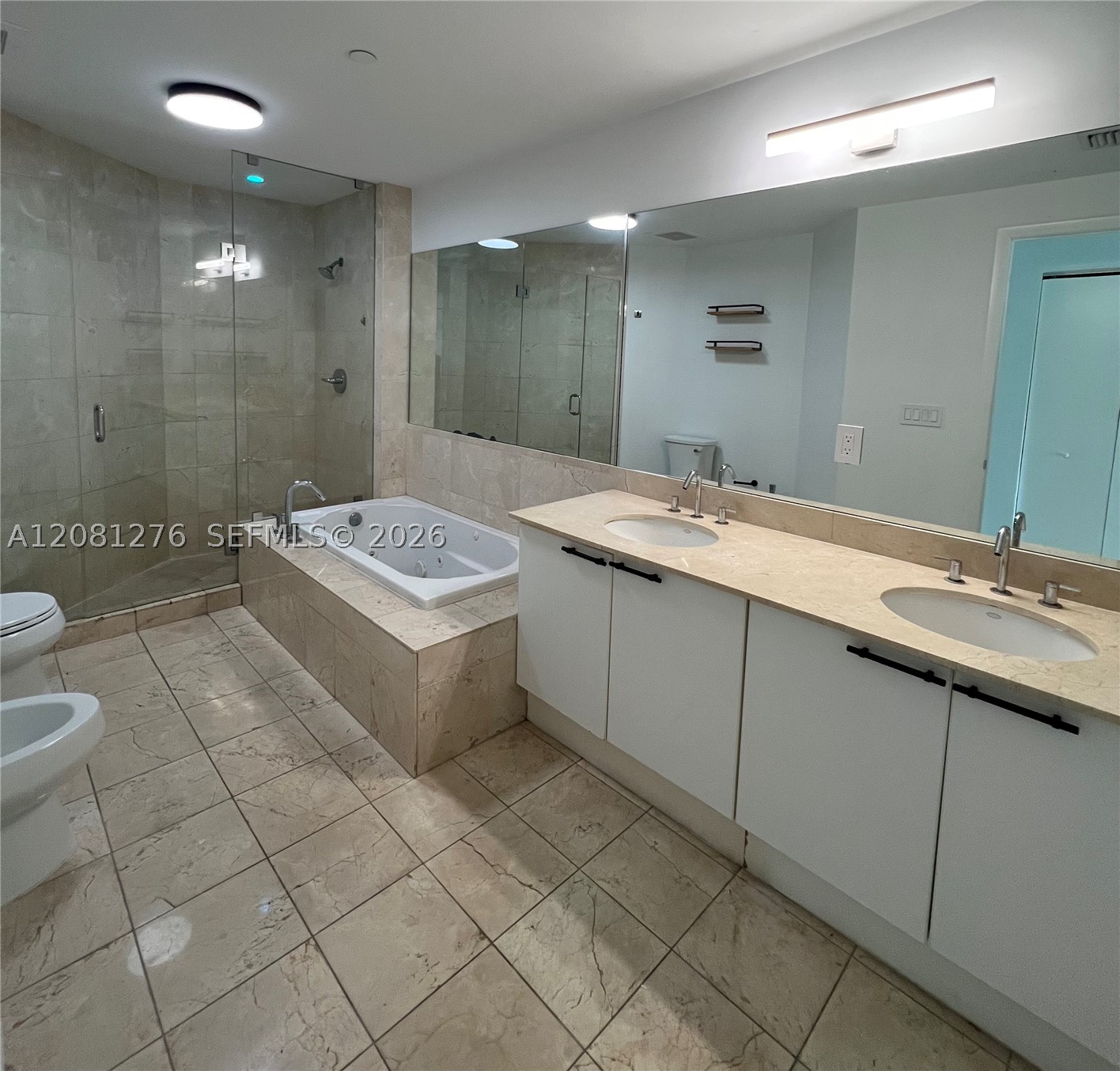 3131 Ne 188th St 1-801 Property Photo 14
