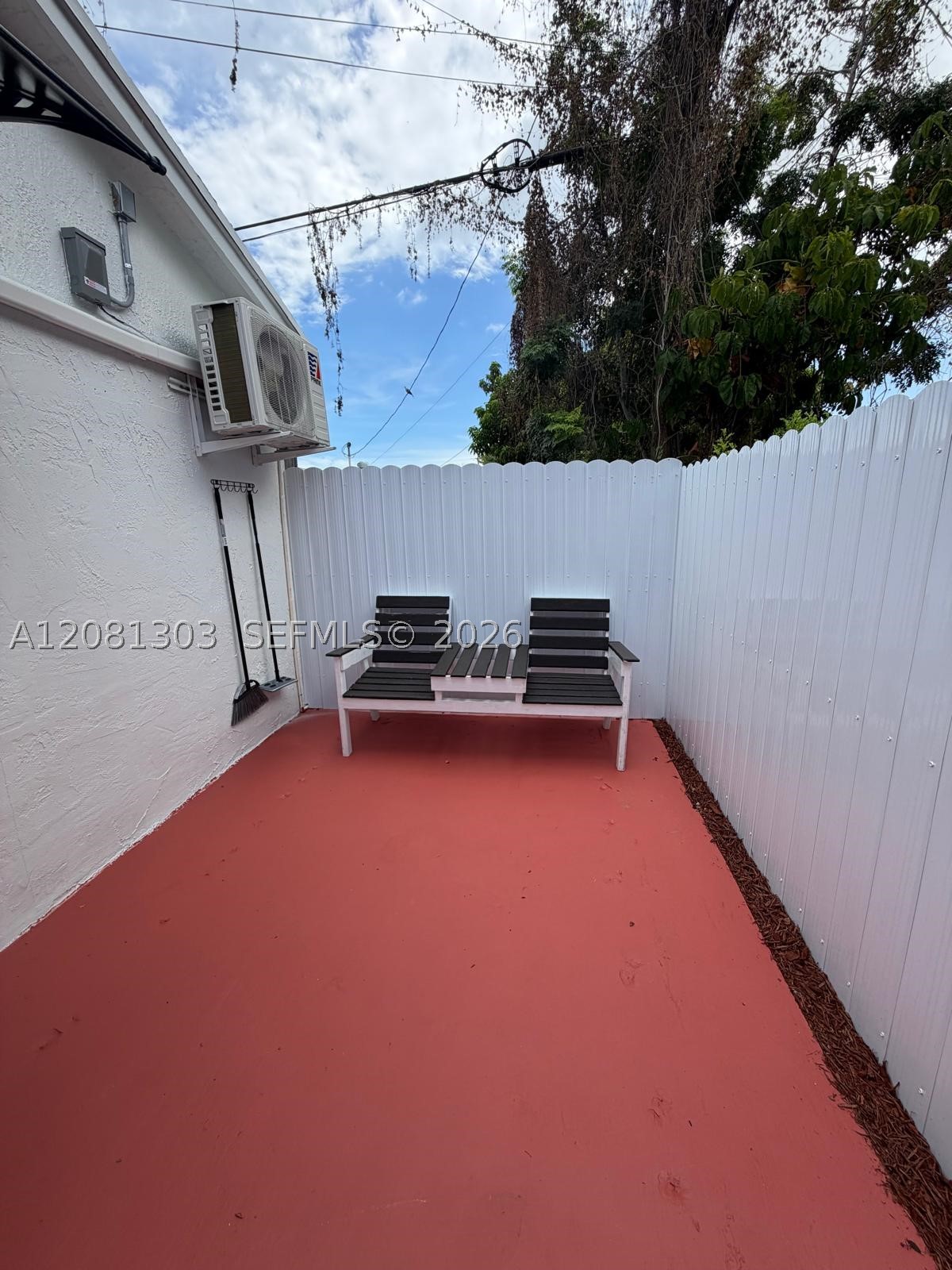 A12081303 Property Photo 4