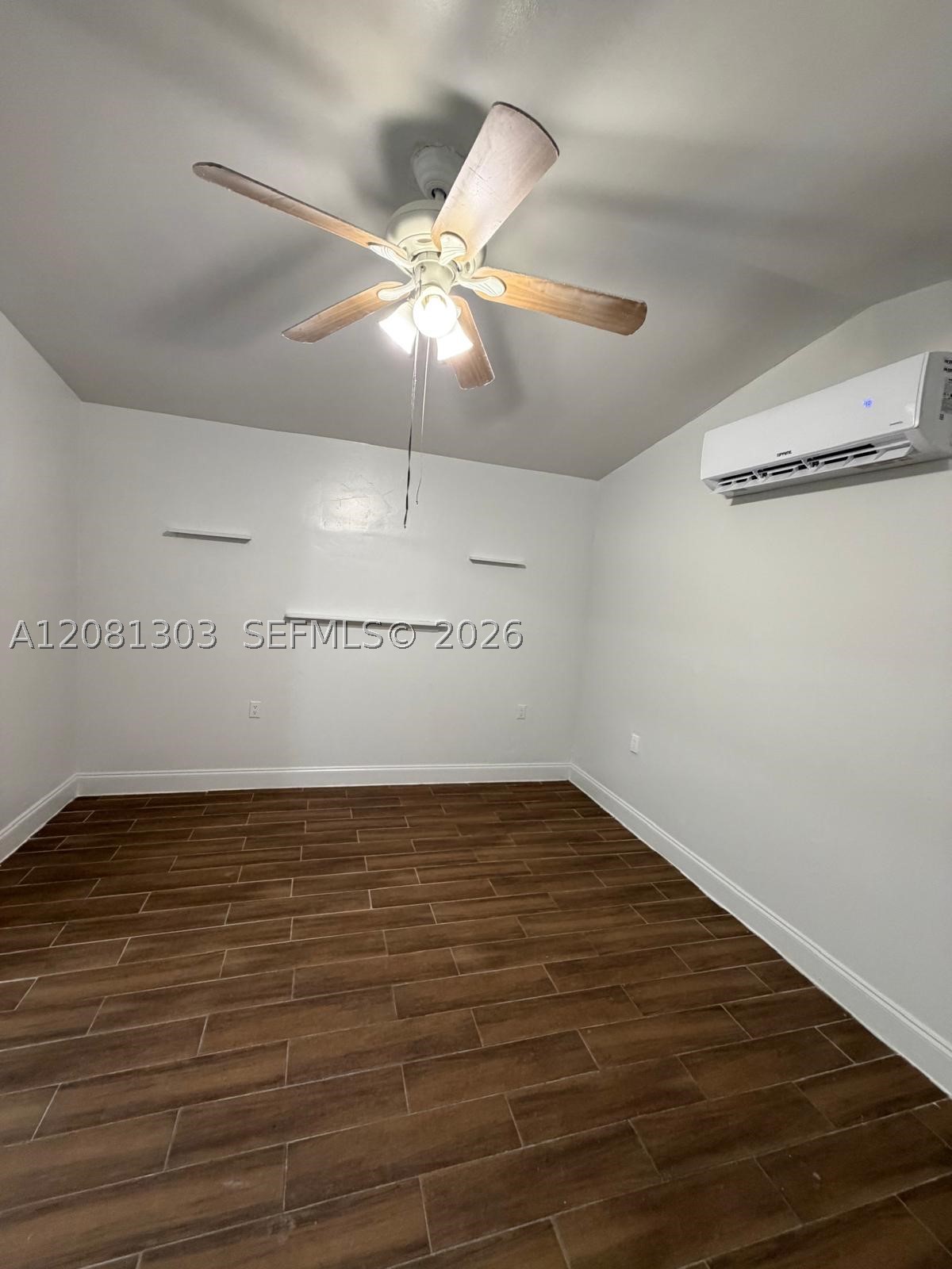 A12081303 Property Photo 6