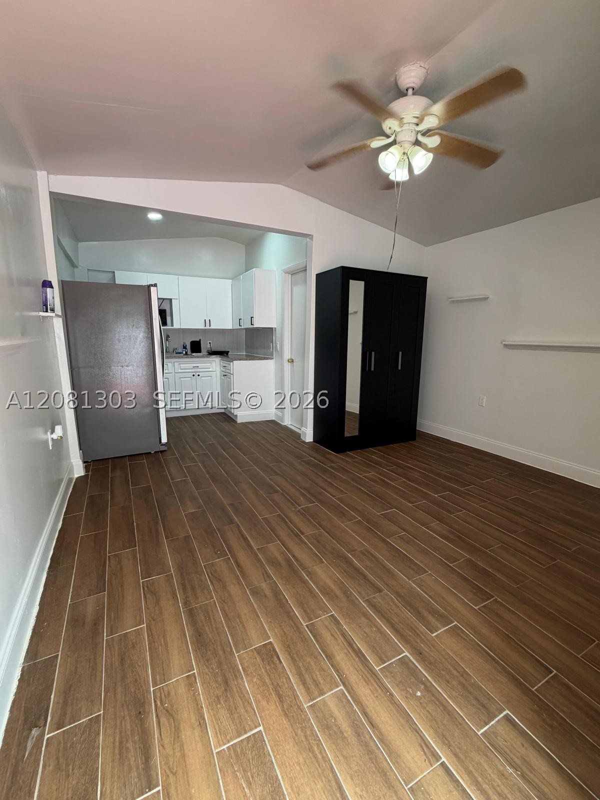 A12081303 Property Photo 8