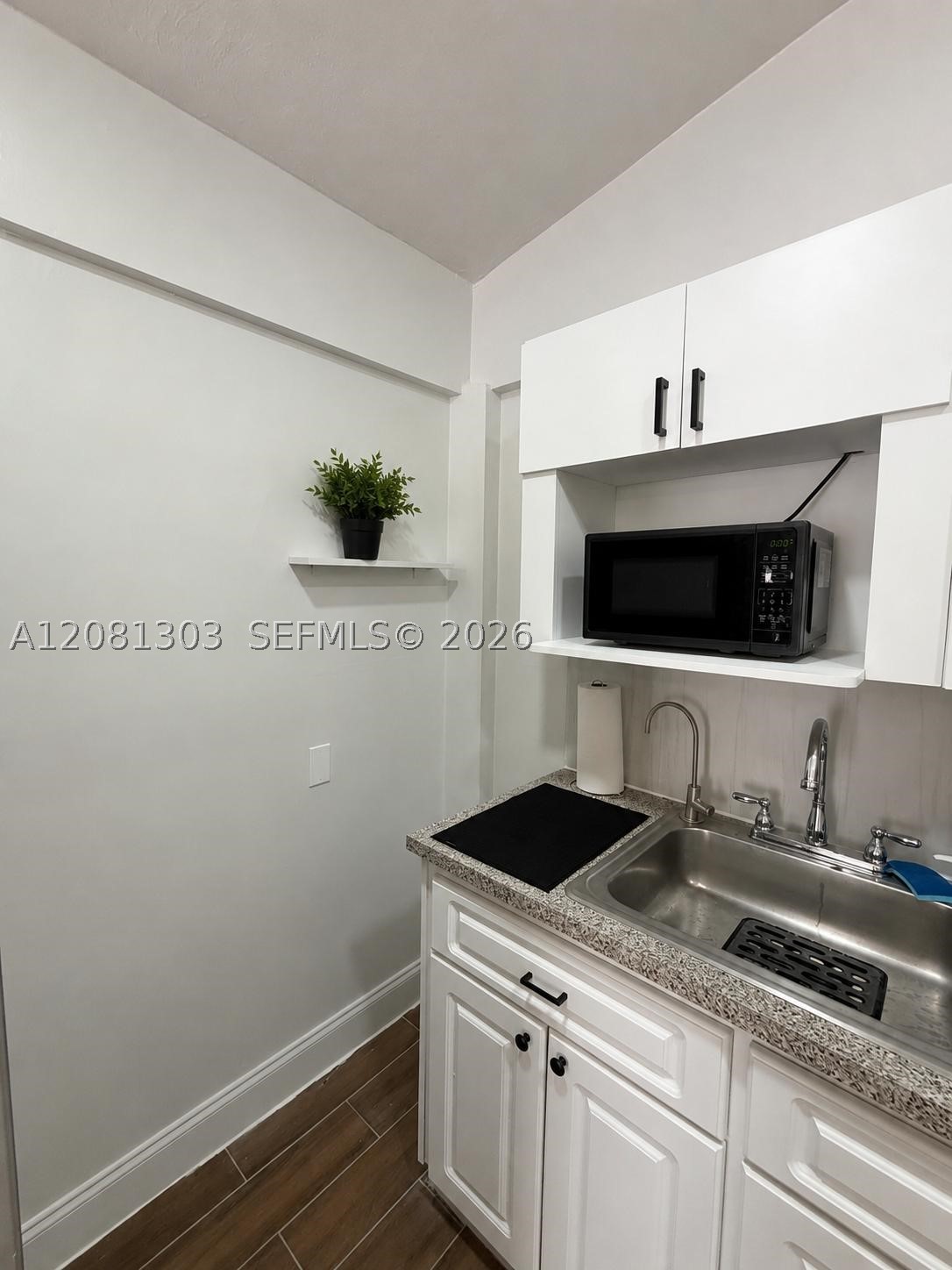 A12081303 Property Photo 15
