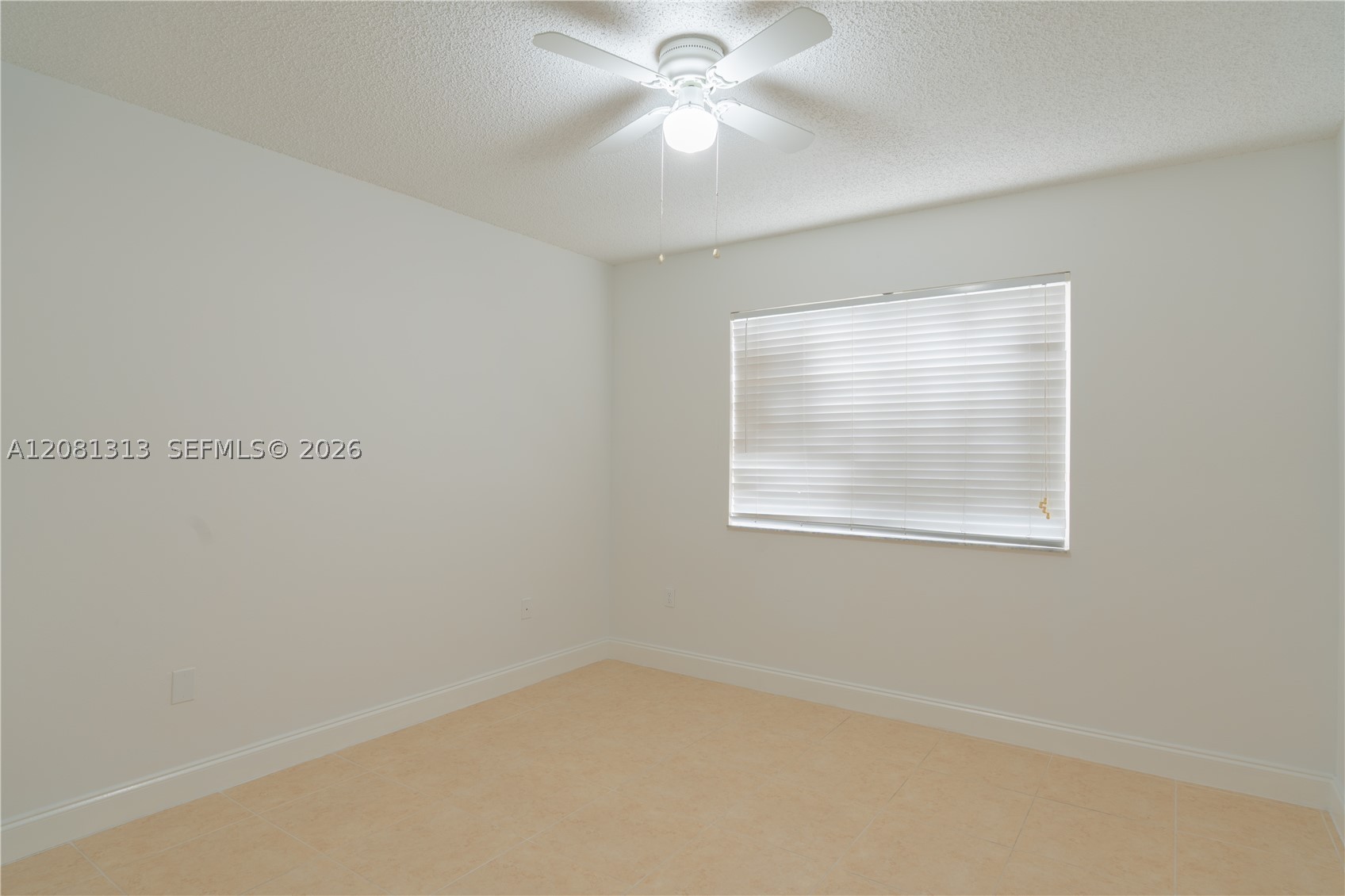 7920 N Nob Hill Rd 305 Property Photo 11