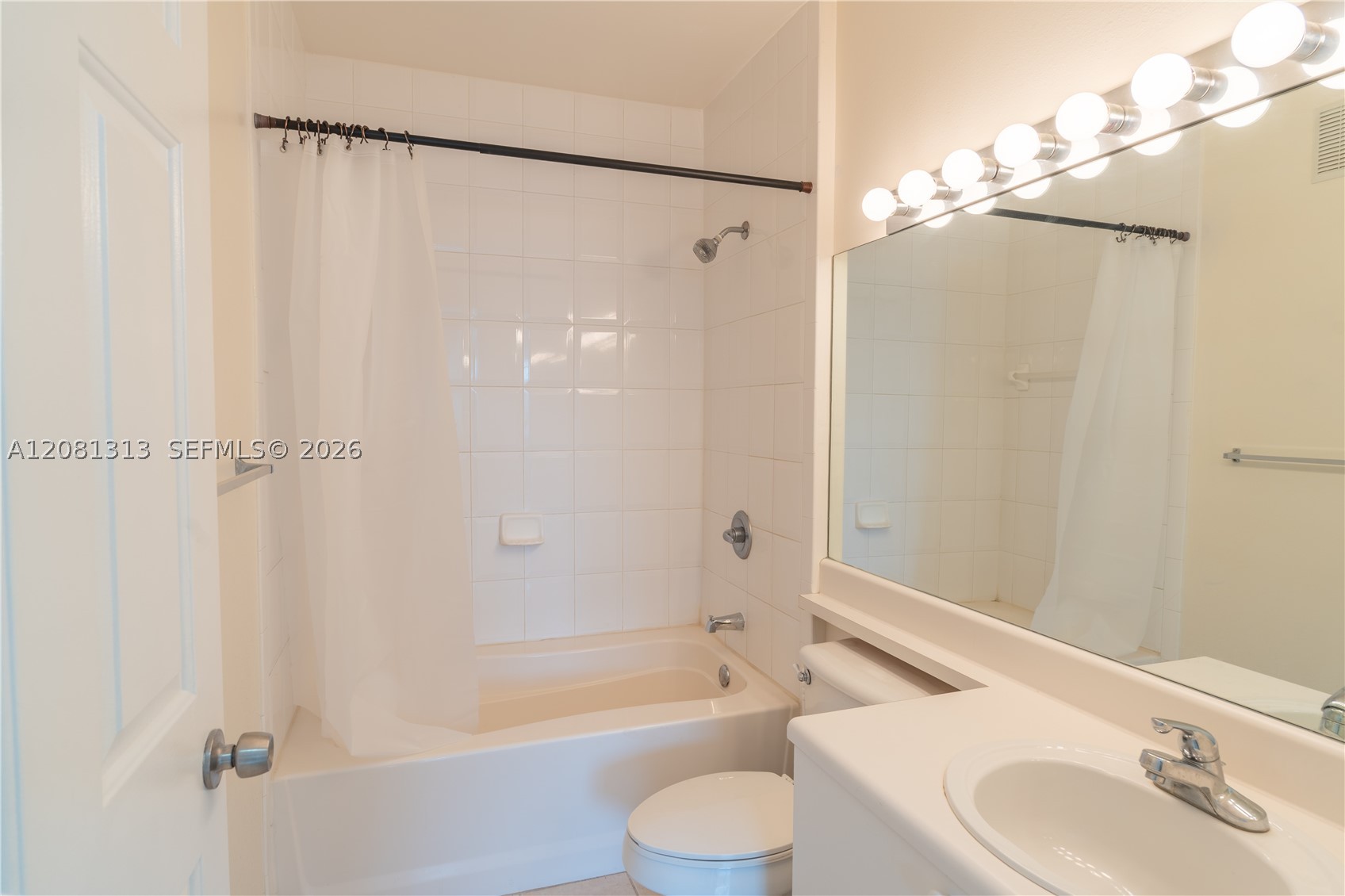 7920 N Nob Hill Rd 305 Property Photo 13