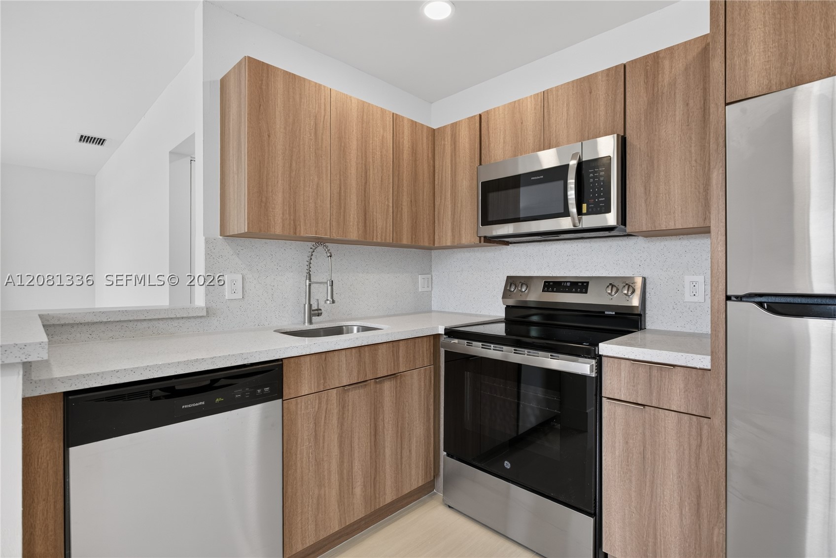 2830 Coral Springs Dr 2830 Property Photo 7