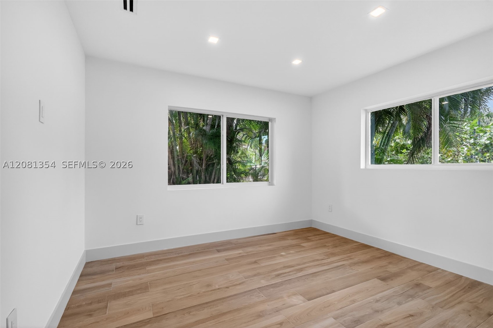 1917 N Swinton Ave Property Photo 17