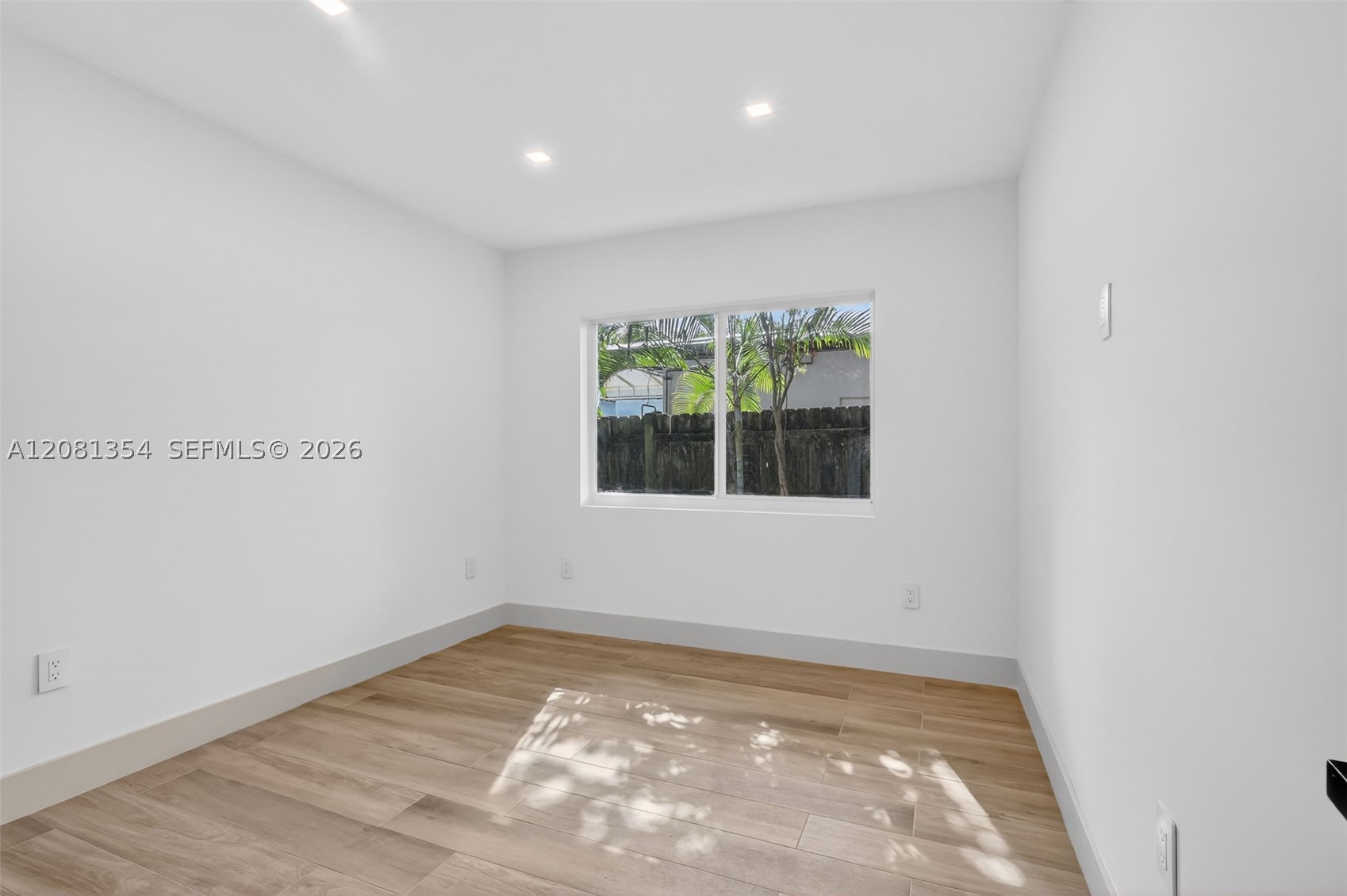 1917 N Swinton Ave Property Photo 20