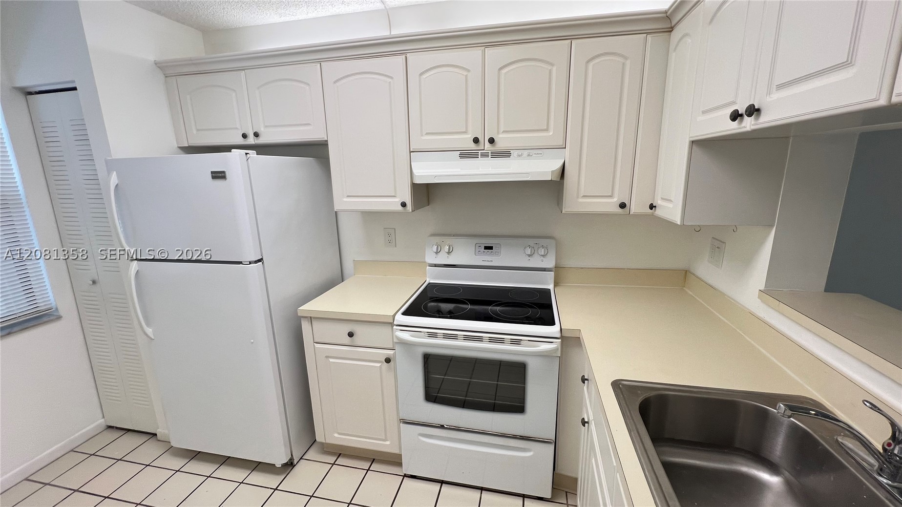 1290 S Military Trl 416 Property Photo 6