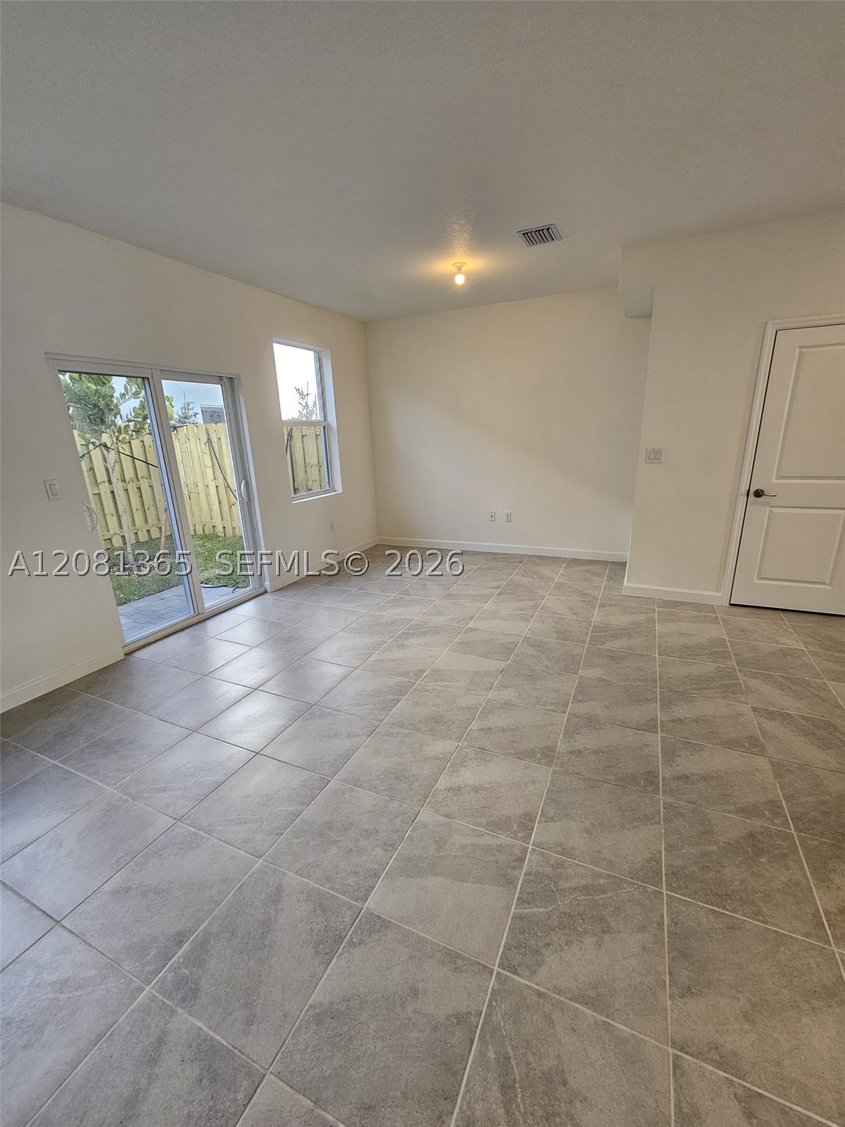 1175 Se 1 St 0 Property Photo 8
