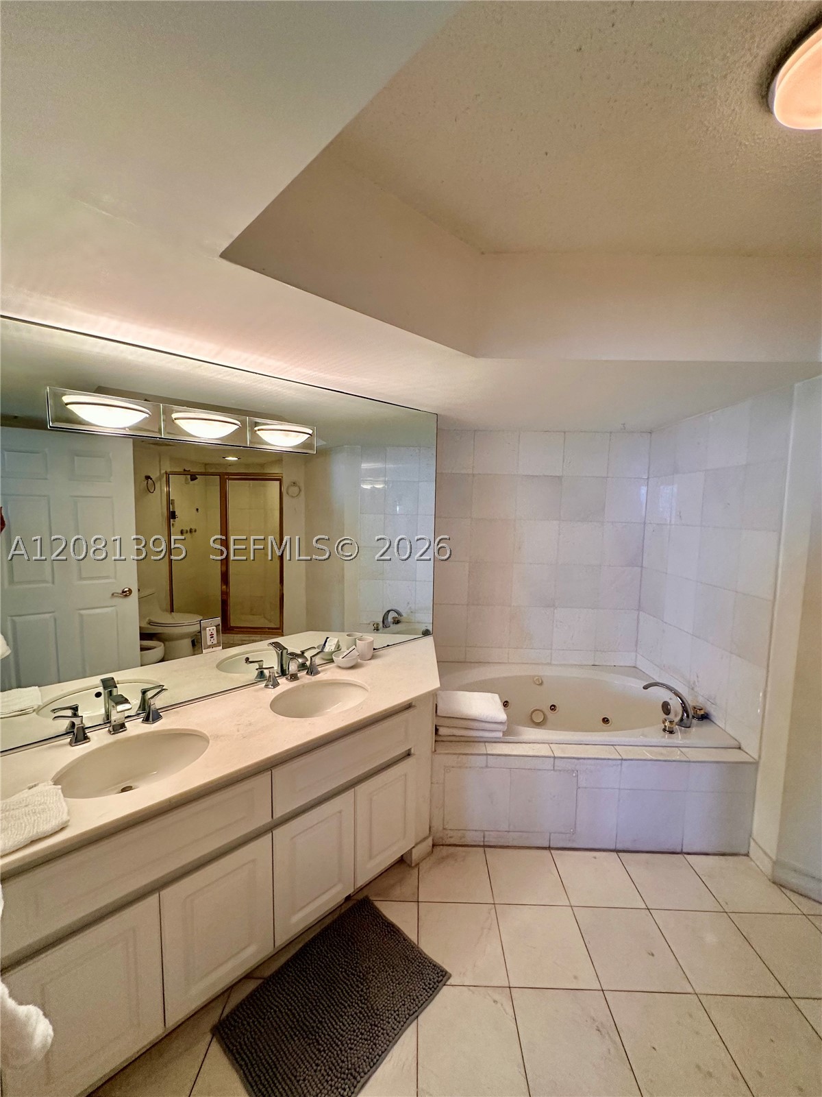 6301 Collins Ave 806 Property Photo 10