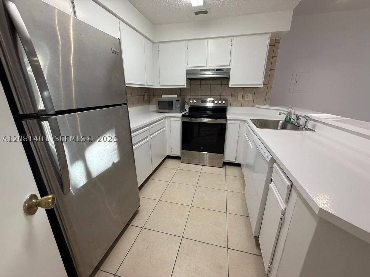 2550 Sw 18th Ter 1807 Property Photo 4