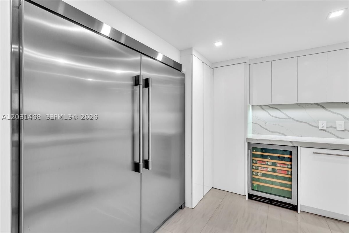 9801 Collins Ave 5u Property Photo 6